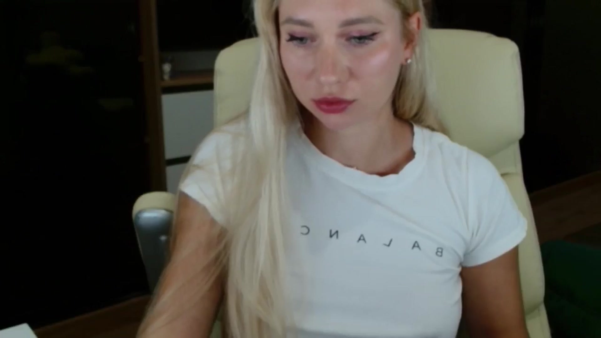 Gallery image thumbnail from Miss_Sylvia's myfreecams stream on, 10/03/2025, 19:17 image 14 of 20