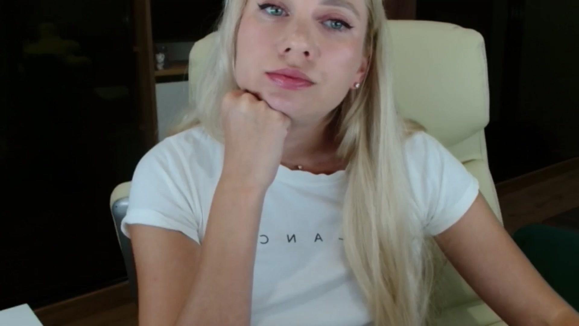 Gallery image thumbnail from Miss_Sylvia's myfreecams stream on, 10/03/2025, 19:17 image 2 of 20