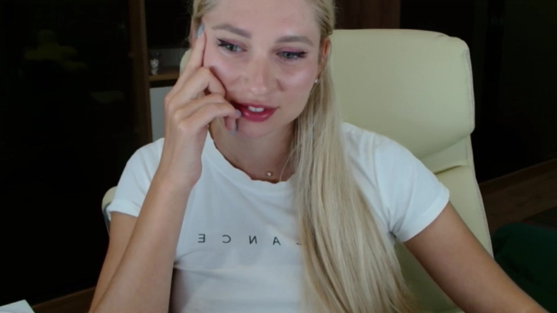 Gallery image thumbnail from Miss_Sylvia's myfreecams stream on, 10/03/2025, 19:17 image 11 of 20