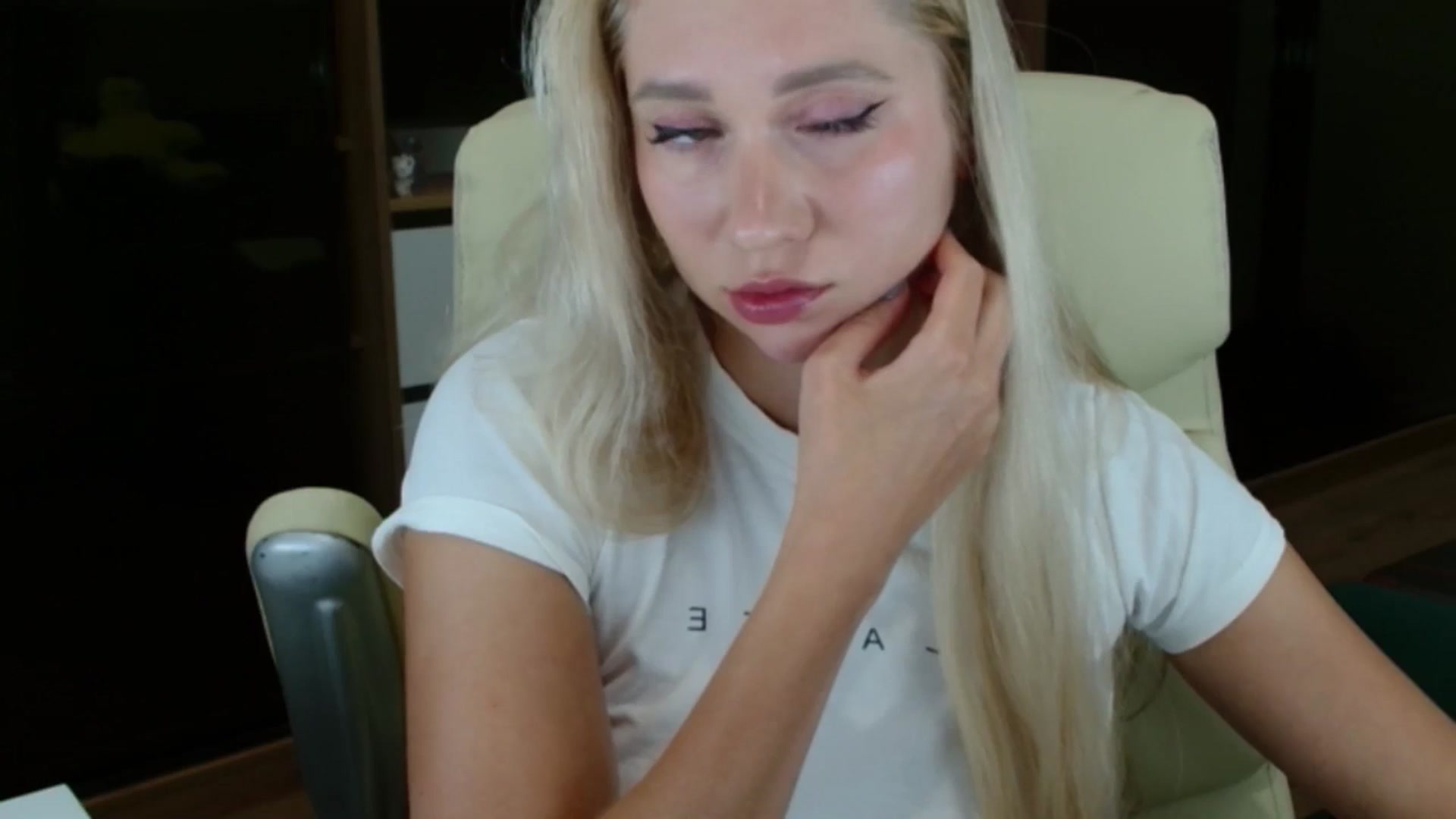 Gallery image thumbnail from Miss_Sylvia's myfreecams stream on, 10/03/2025, 19:17 image 7 of 20