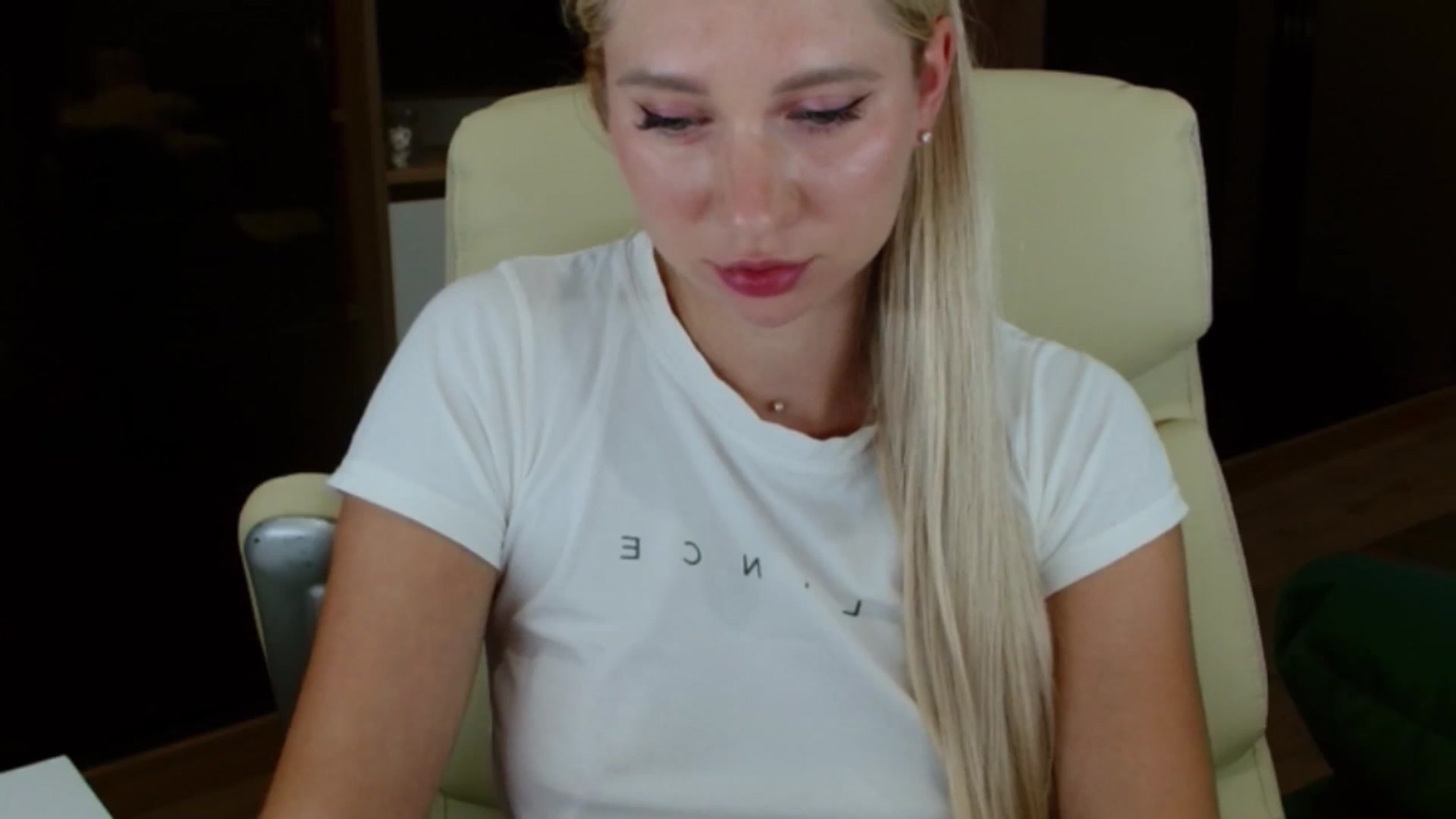 Gallery image thumbnail from Miss_Sylvia's myfreecams stream on, 10/03/2025, 19:57 image 8 of 20