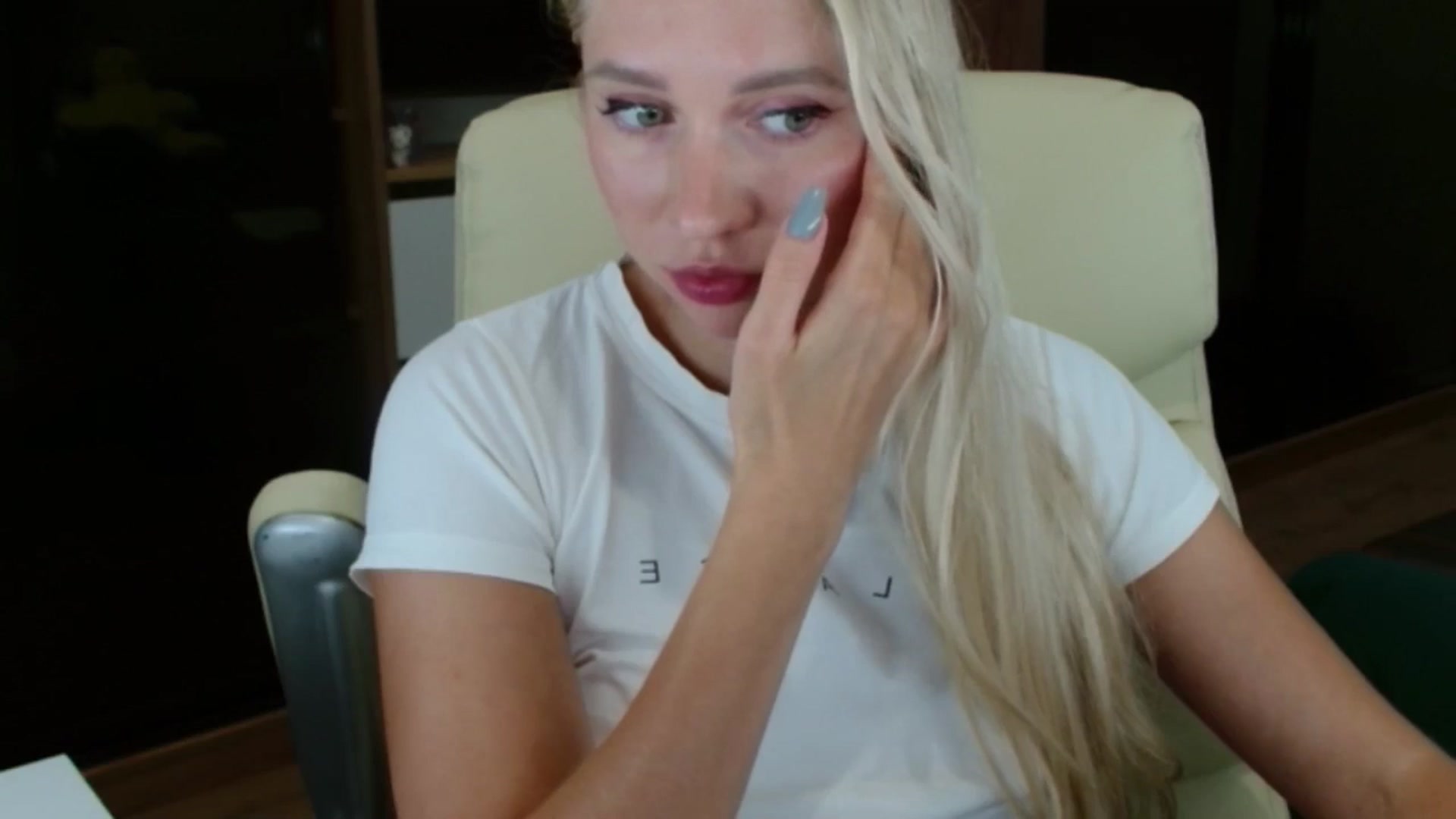 Gallery image thumbnail from Miss_Sylvia's myfreecams stream on, 10/03/2025, 19:57 image 4 of 20