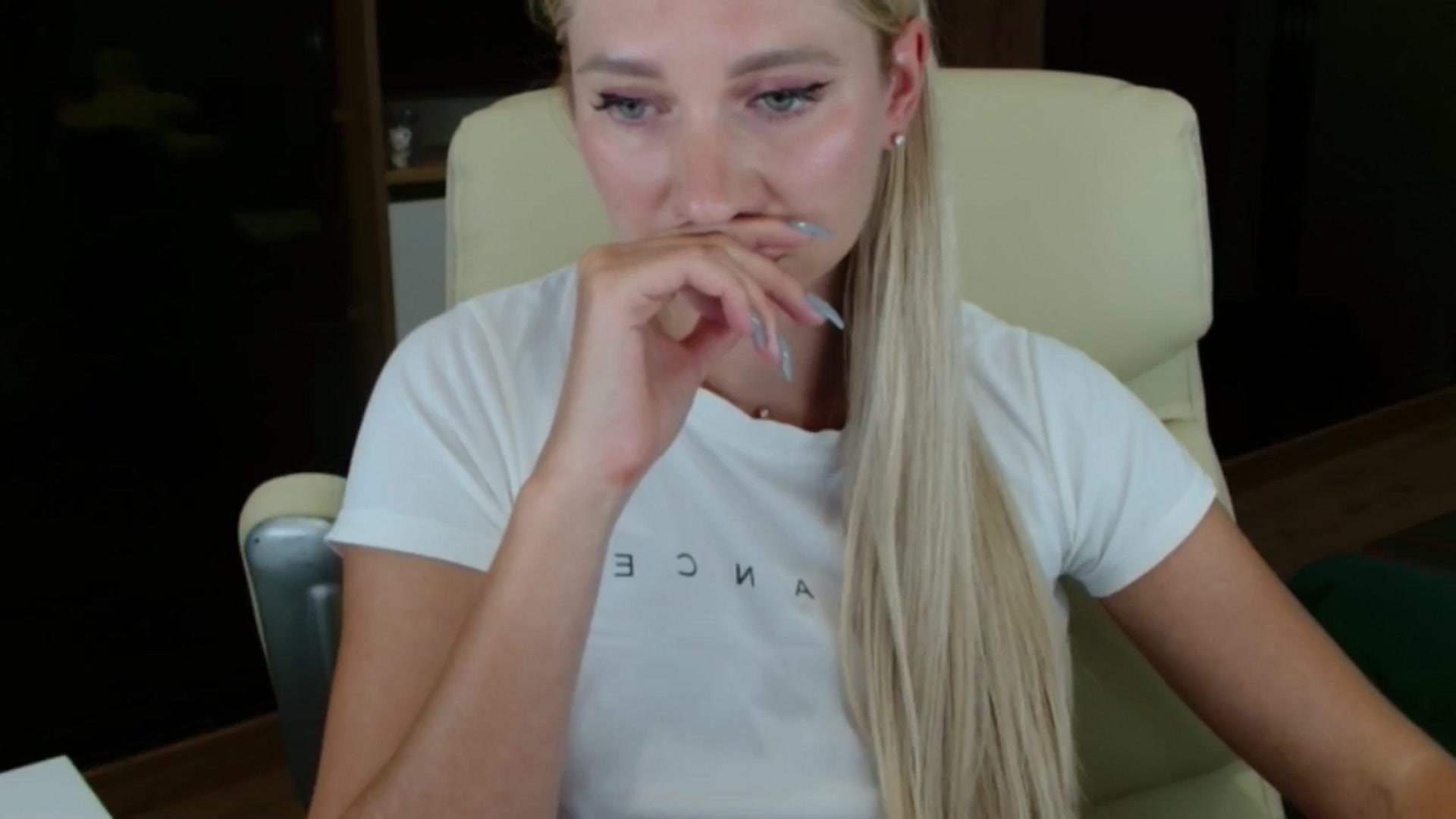 Gallery image thumbnail from Miss_Sylvia's myfreecams stream on, 10/03/2025, 19:57 image 5 of 20