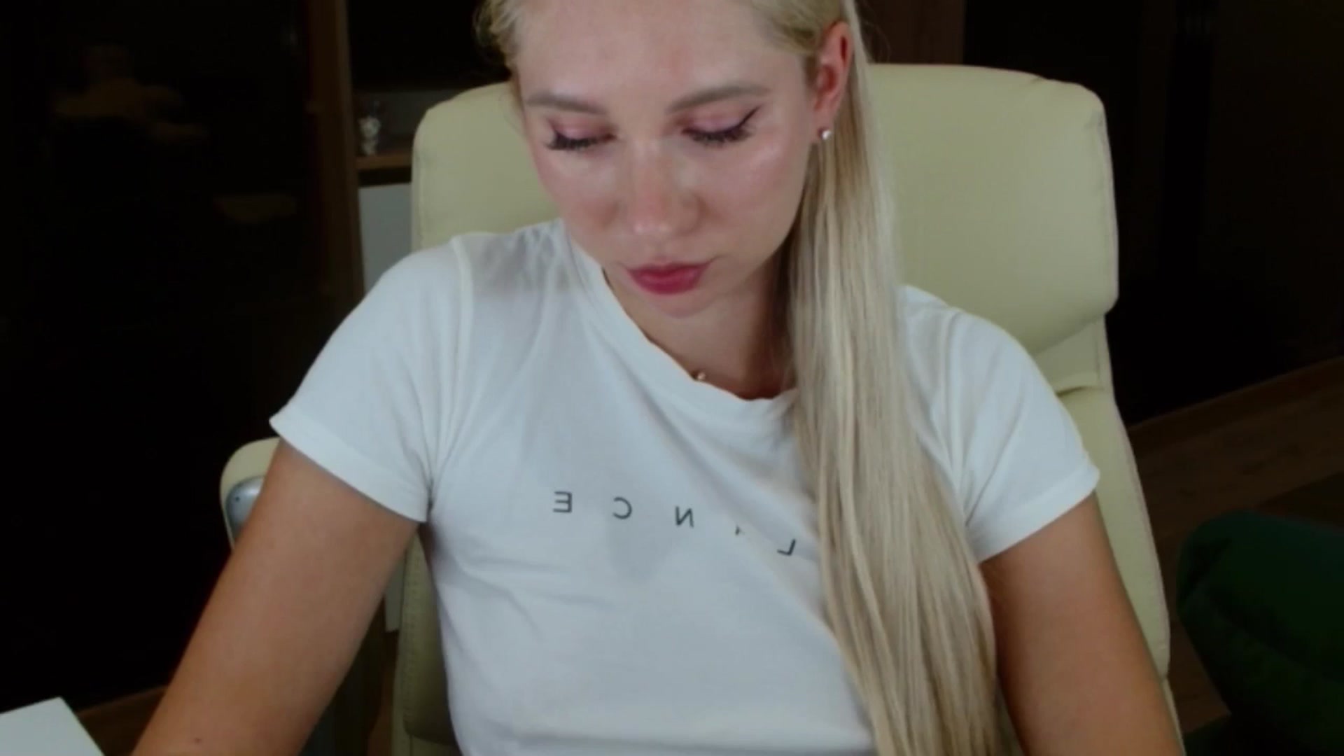 Gallery image thumbnail from Miss_Sylvia's myfreecams stream on, 10/03/2025, 19:57 image 9 of 20