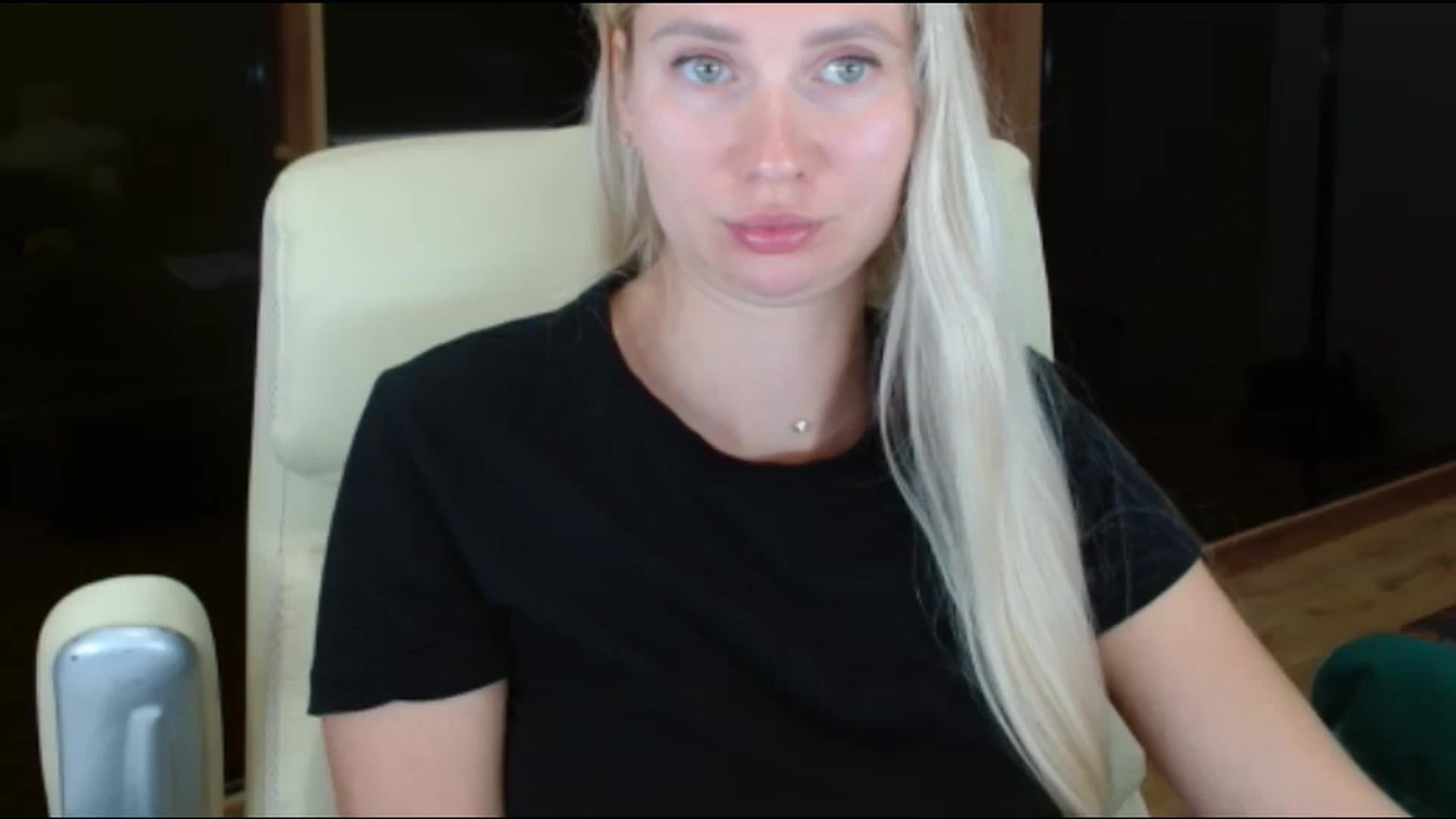 Gallery image thumbnail from Miss_Sylvia's myfreecams stream on, 10/04/2025, 20:00 image 1 of 20