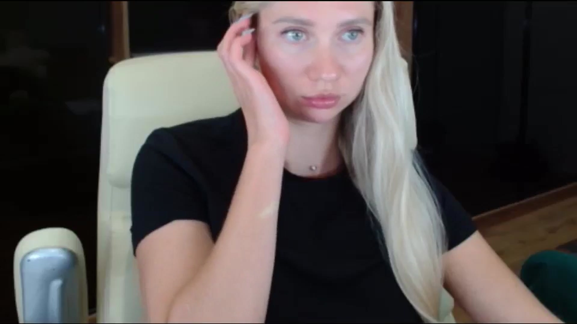 Gallery image thumbnail from Miss_Sylvia's myfreecams stream on, 10/04/2025, 20:00 image 2 of 20