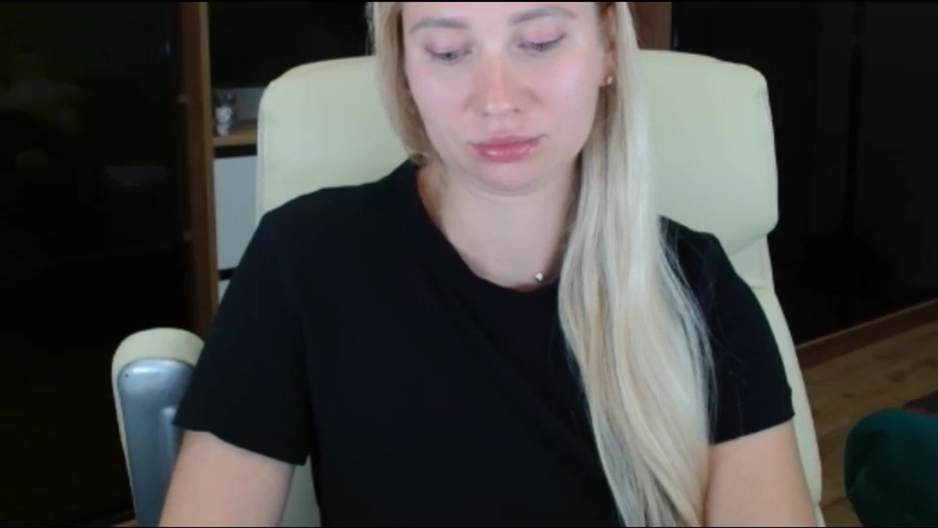Gallery image thumbnail from Miss_Sylvia's myfreecams stream on, 10/04/2025, 20:00 image 11 of 20