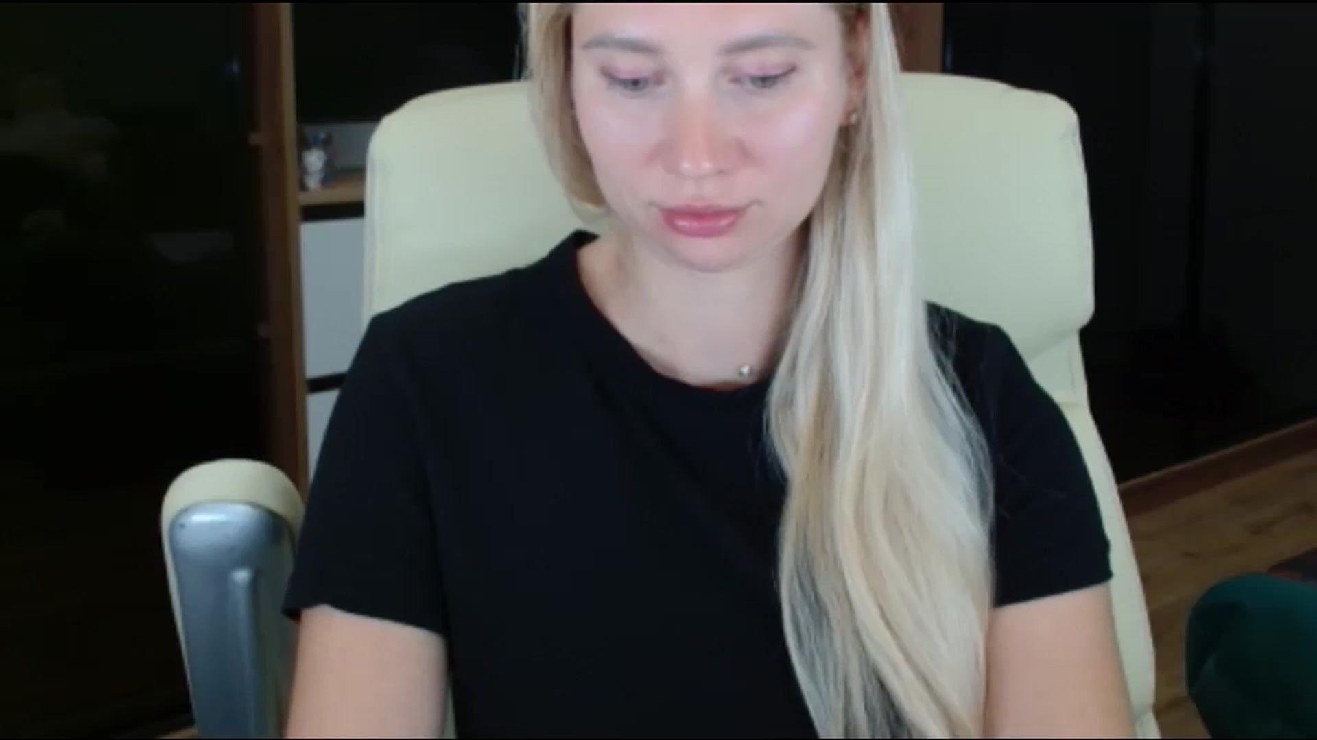 Gallery image thumbnail from Miss_Sylvia's myfreecams stream on, 10/04/2025, 20:00 image 12 of 20
