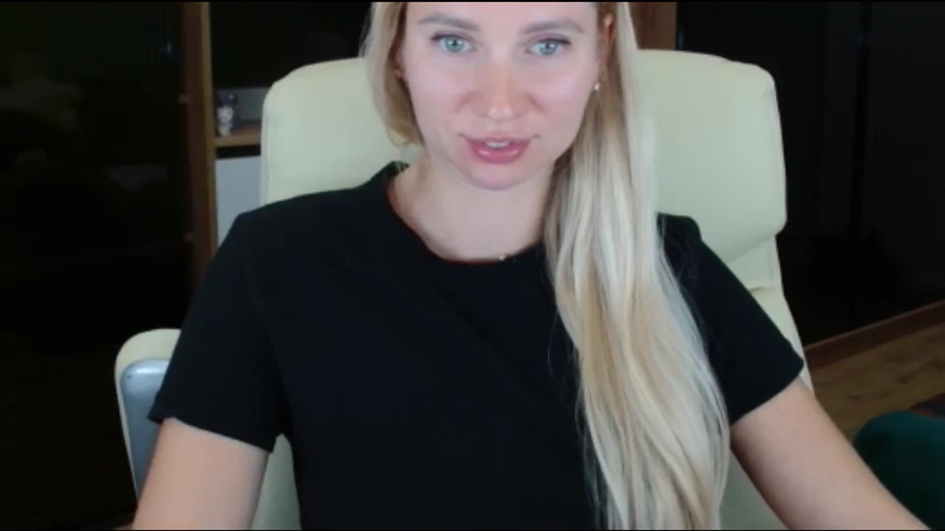 Gallery image thumbnail from Miss_Sylvia's myfreecams stream on, 10/04/2025, 20:00 image 7 of 20