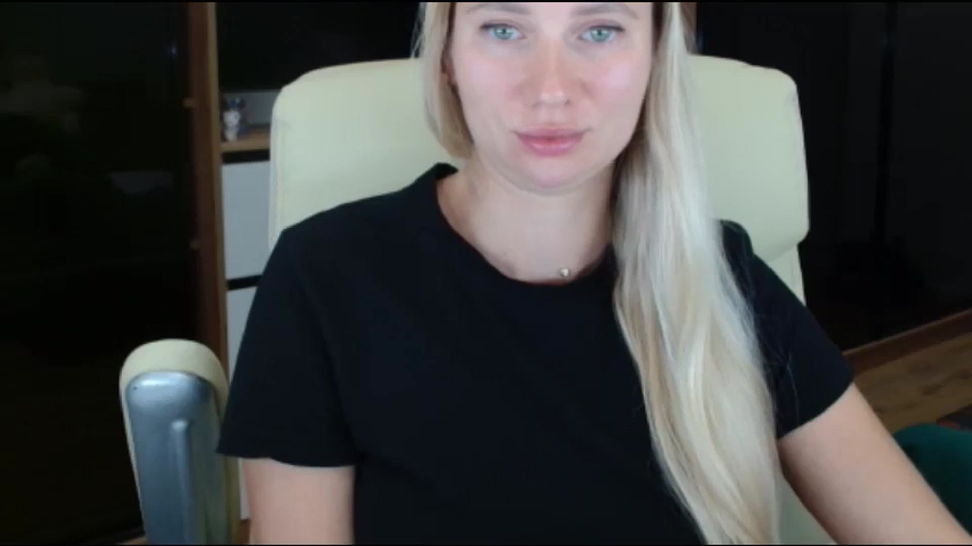 Gallery image thumbnail from Miss_Sylvia's myfreecams stream on, 10/04/2025, 20:00 image 19 of 20