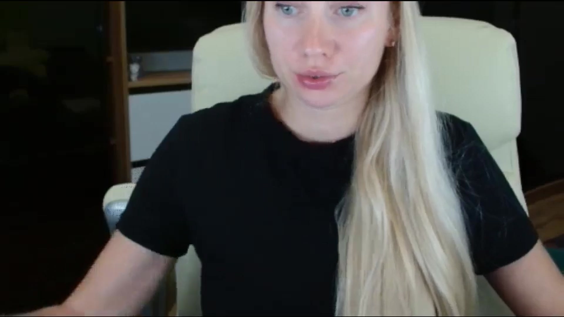 Gallery image thumbnail from Miss_Sylvia's myfreecams stream on, 10/04/2025, 20:00 image 4 of 20