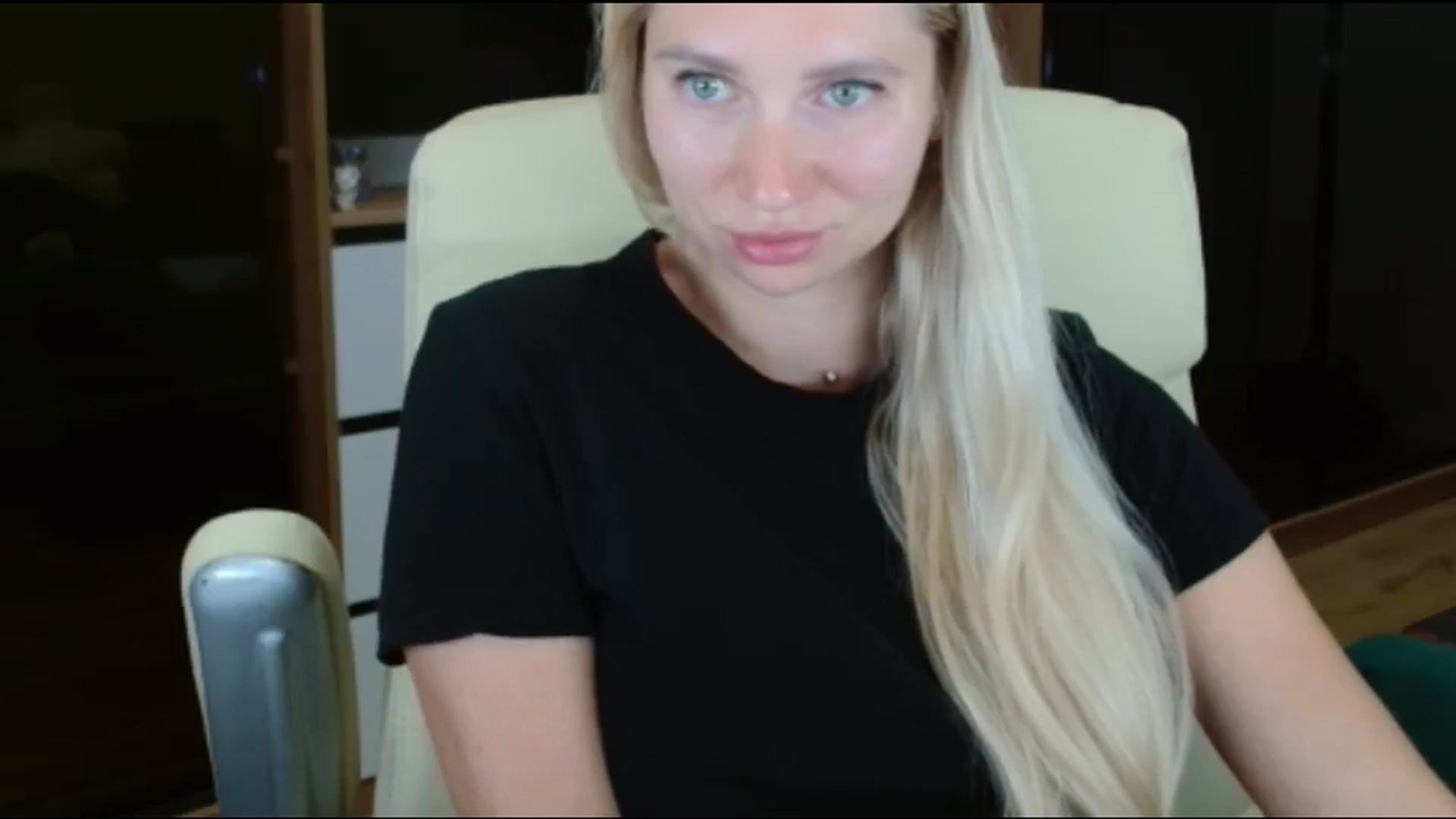 Gallery image thumbnail from Miss_Sylvia's myfreecams stream on, 10/04/2025, 20:00 image 16 of 20
