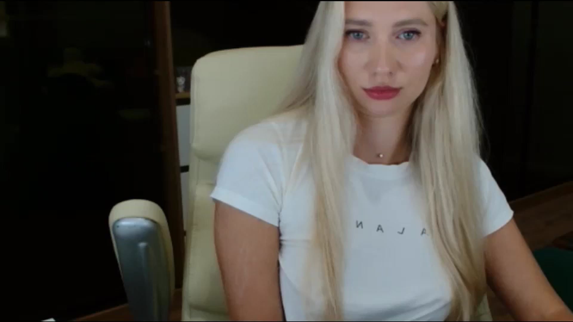 Gallery image thumbnail from Miss_Sylvia's myfreecams stream on, 10/05/2025, 19:48 image 19 of 20