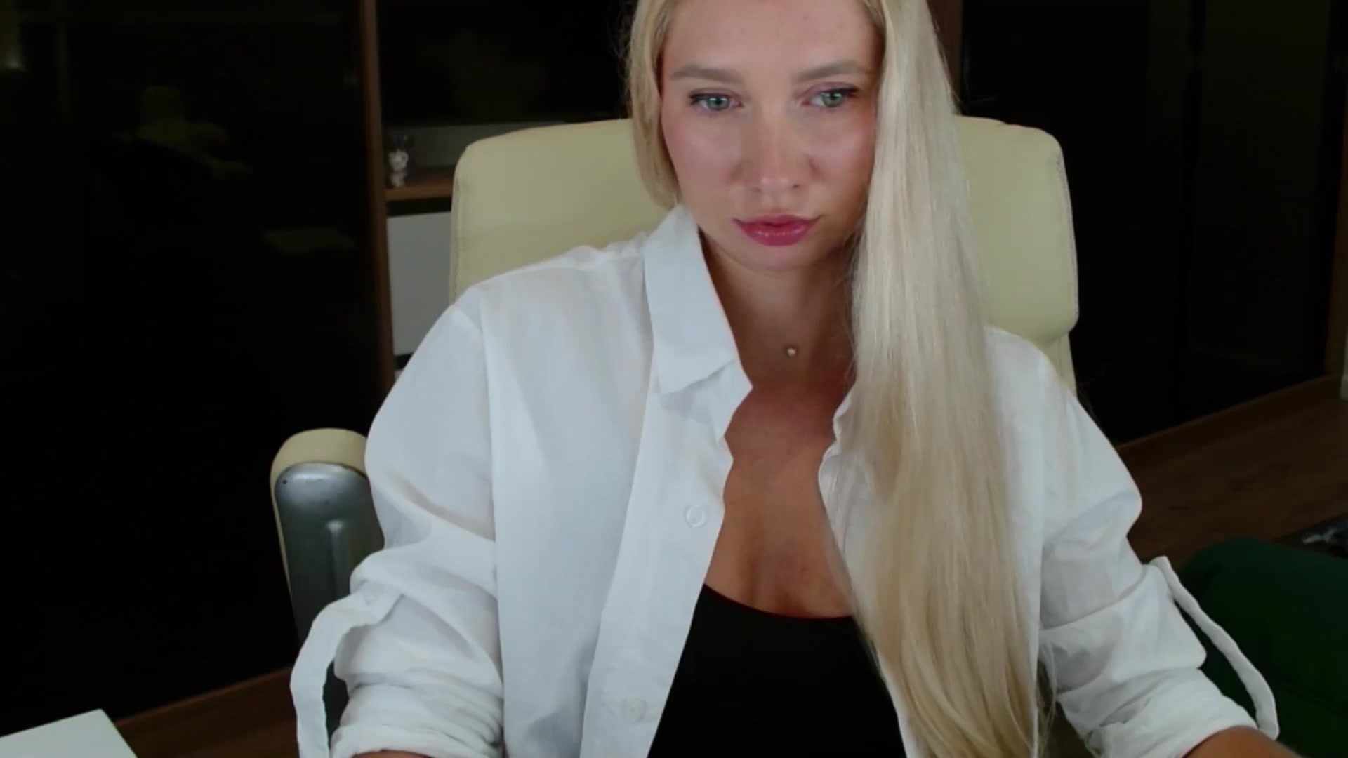Gallery image thumbnail from Miss_Sylvia's myfreecams stream on, 10/06/2025, 20:39 image 16 of 20