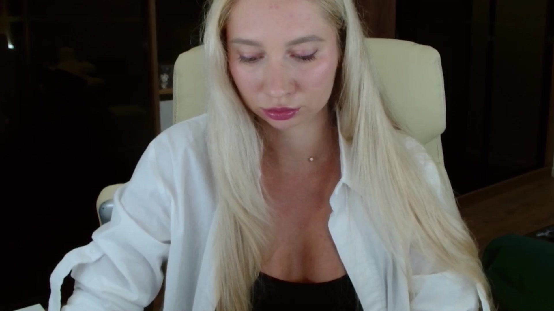 Gallery image thumbnail from Miss_Sylvia's myfreecams stream on, 10/06/2025, 20:39 image 4 of 20