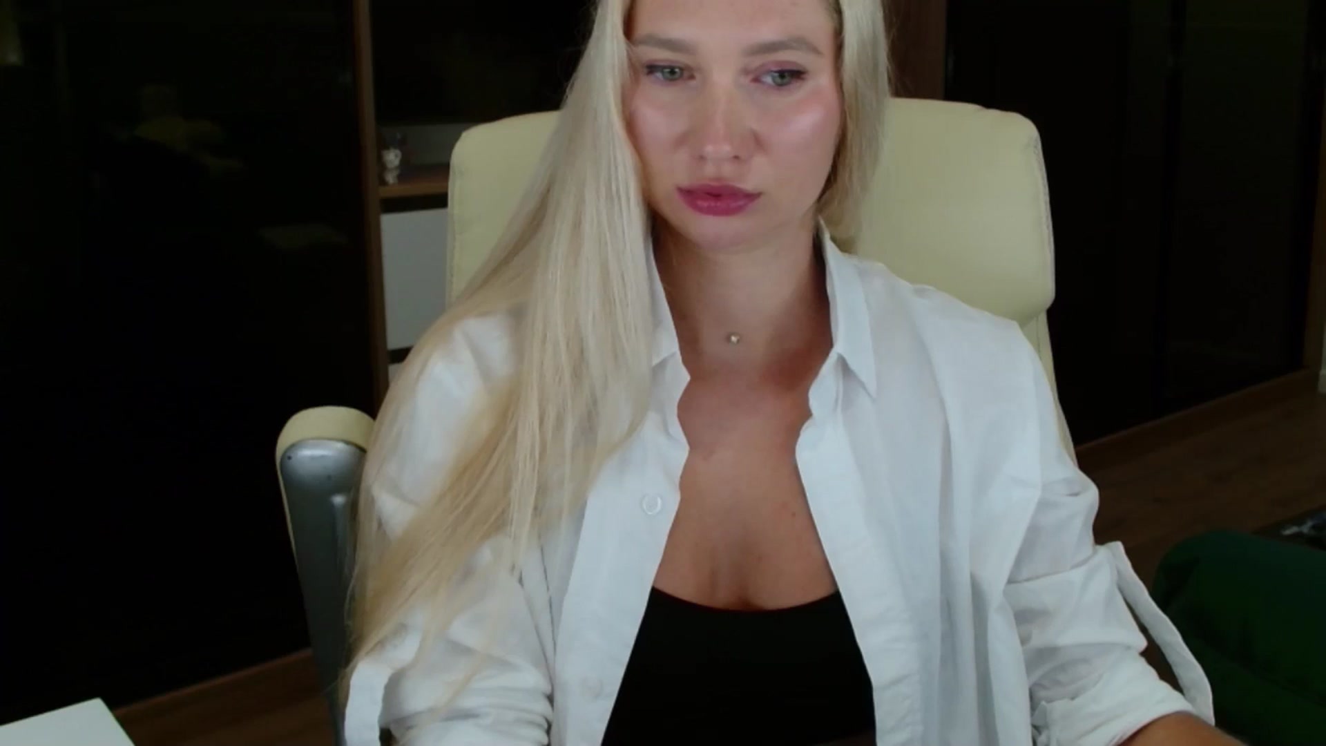 Gallery image thumbnail from Miss_Sylvia's myfreecams stream on, 10/06/2025, 20:39 image 19 of 20