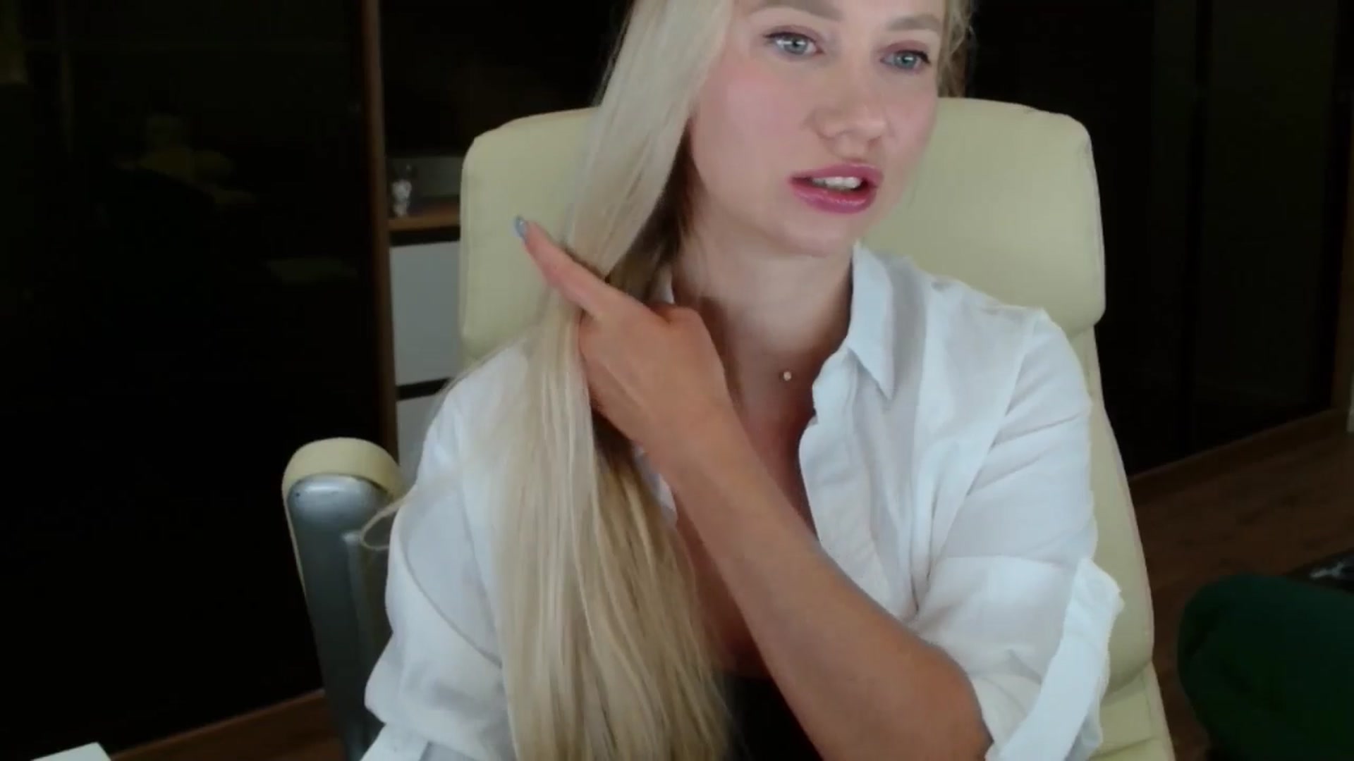 Gallery image thumbnail from Miss_Sylvia's myfreecams stream on, 10/06/2025, 20:39 image 7 of 20