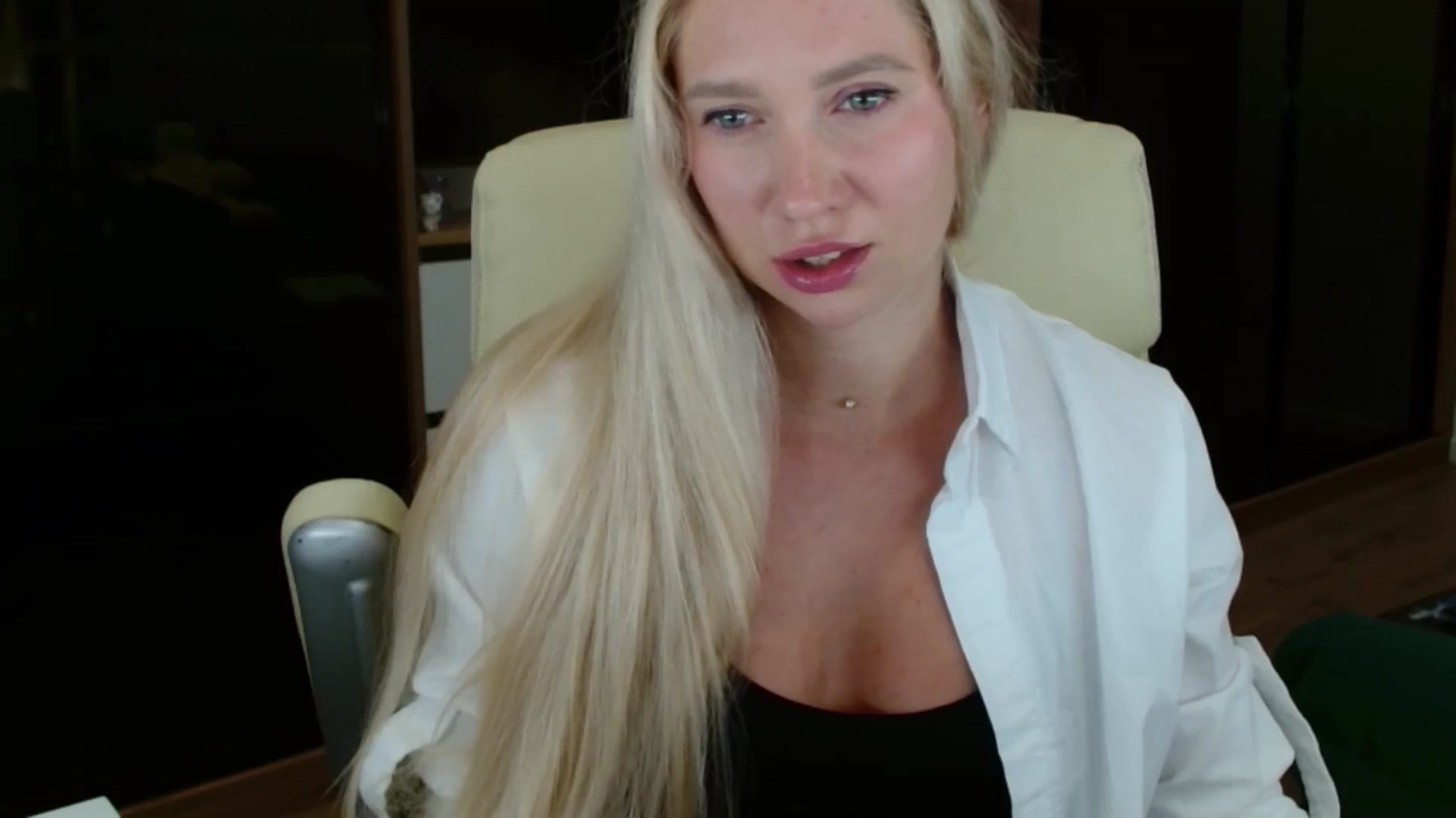 Gallery image thumbnail from Miss_Sylvia's myfreecams stream on, 10/06/2025, 20:39 image 10 of 20