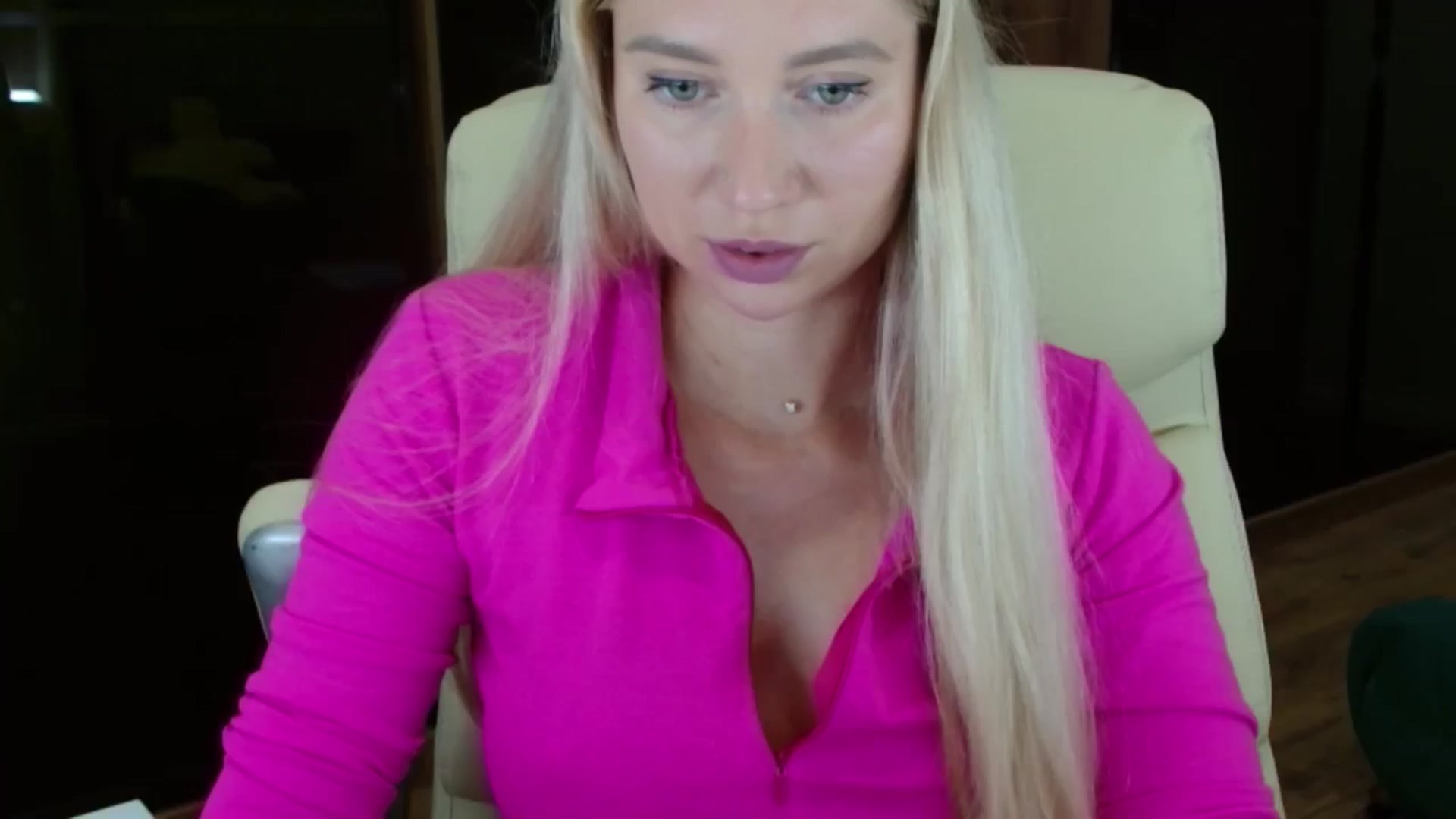 Gallery image thumbnail from Miss_Sylvia's myfreecams stream on, 10/07/2025, 16:58 image 12 of 20
