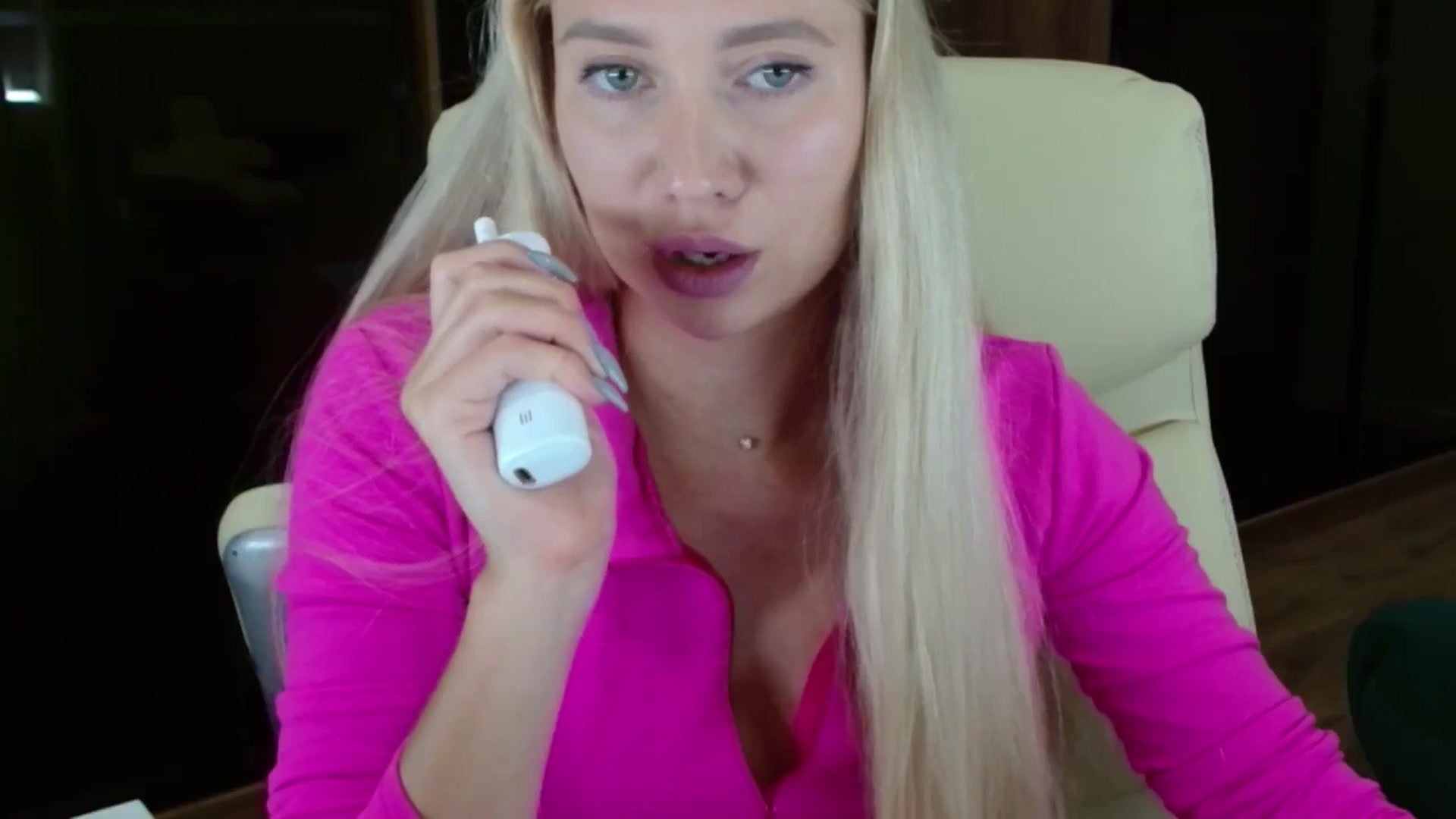 Gallery image thumbnail from Miss_Sylvia's myfreecams stream on, 10/07/2025, 16:58 image 11 of 20