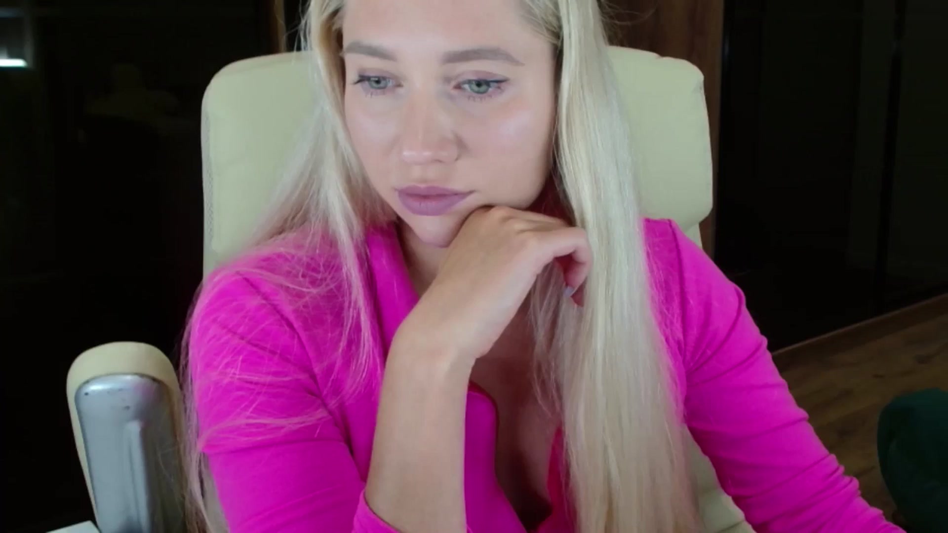 Gallery image thumbnail from Miss_Sylvia's myfreecams stream on, 10/07/2025, 16:58 image 15 of 20