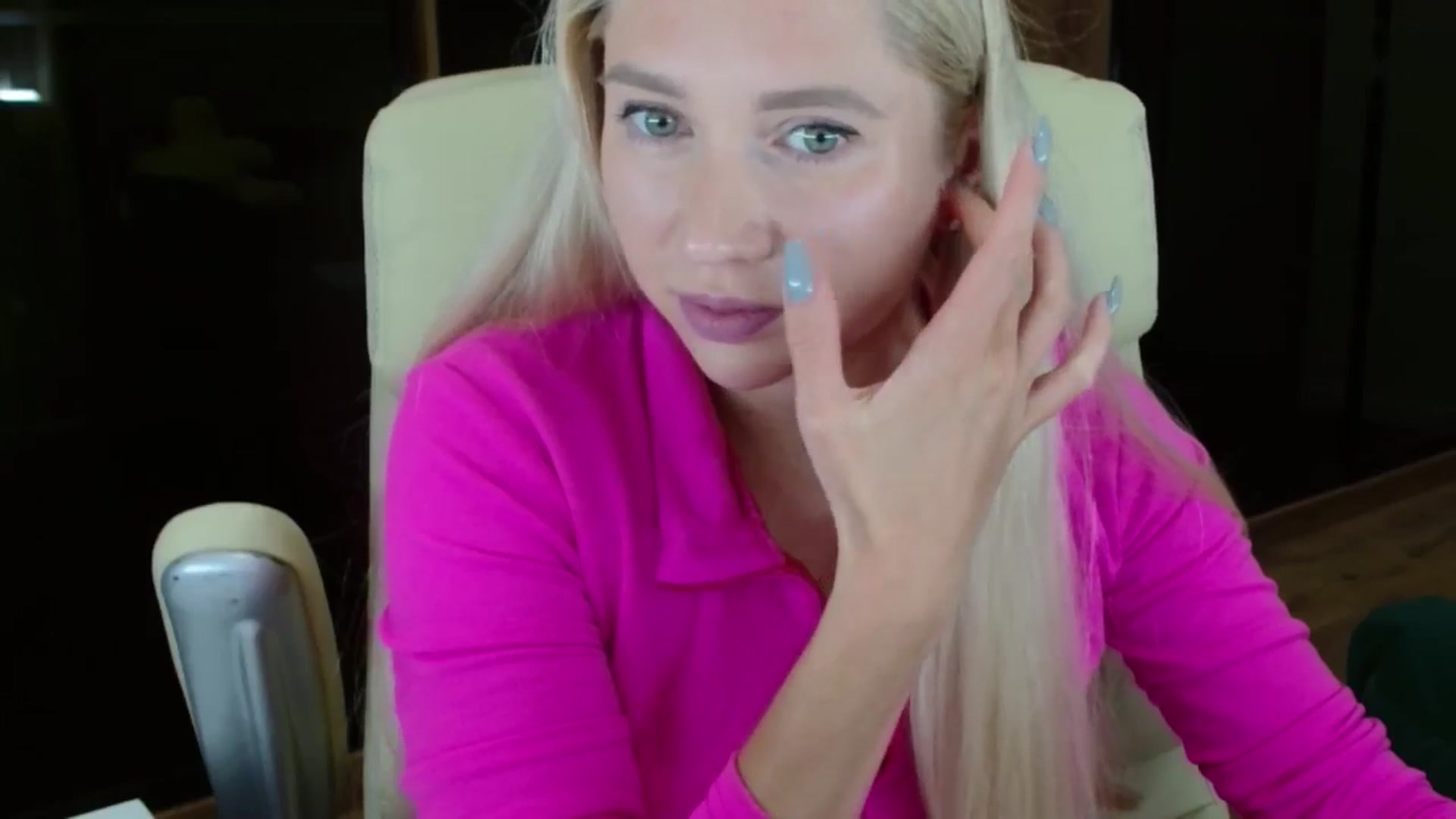 Gallery image thumbnail from Miss_Sylvia's myfreecams stream on, 10/07/2025, 16:58 image 6 of 20
