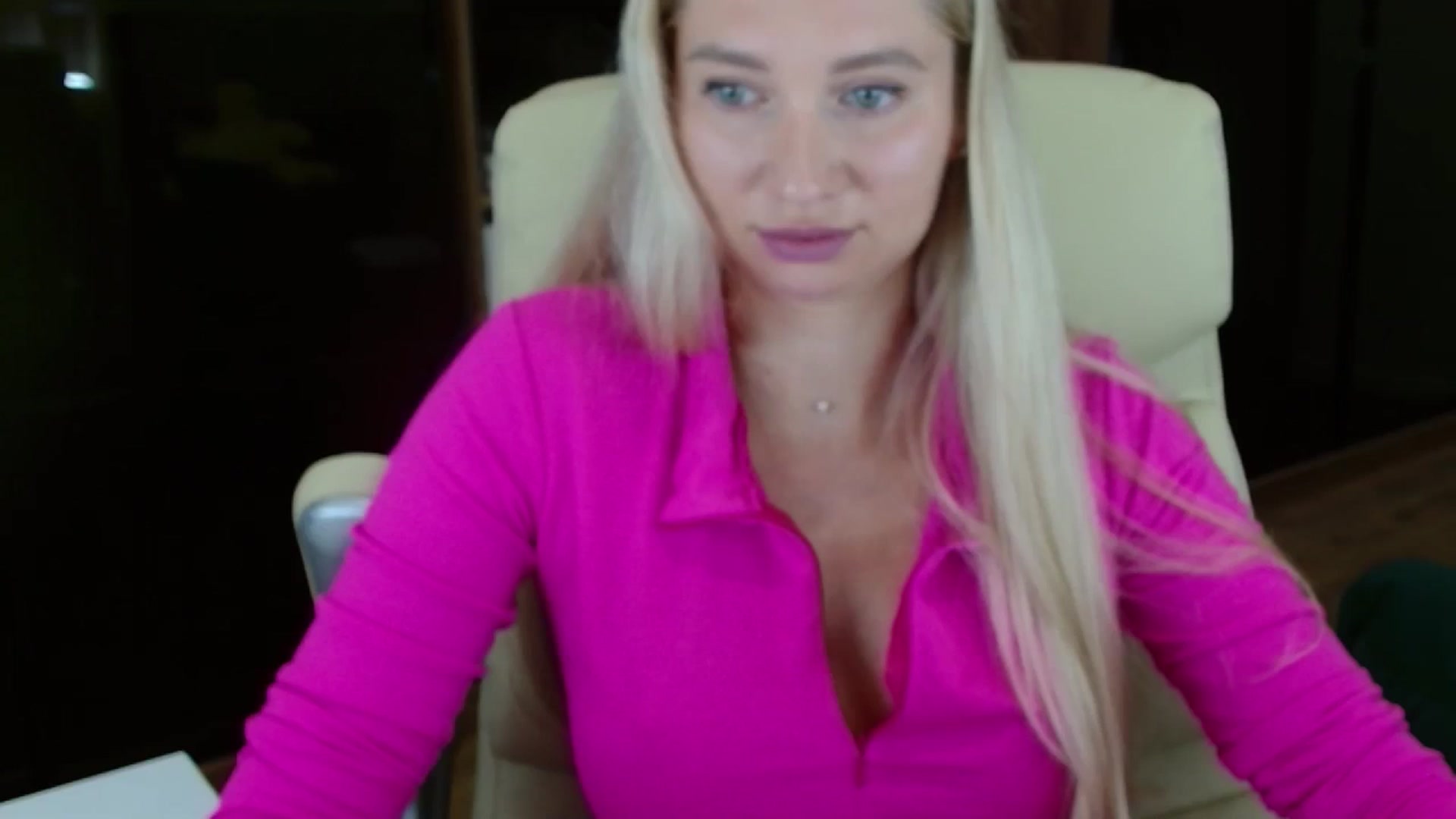 Gallery image thumbnail from Miss_Sylvia's myfreecams stream on, 10/07/2025, 18:22 image 7 of 20