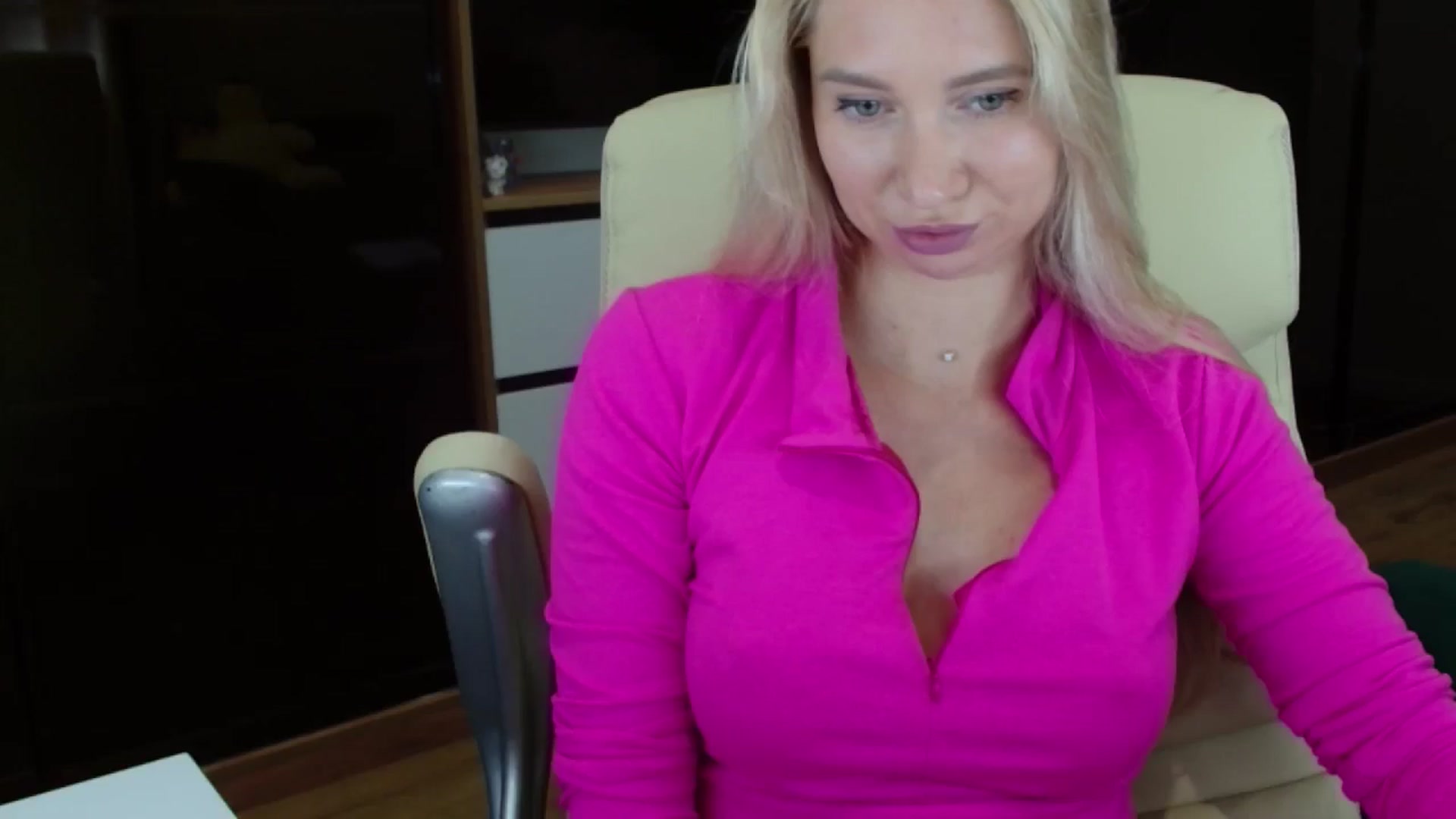 Gallery image thumbnail from Miss_Sylvia's myfreecams stream on, 10/07/2025, 18:22 image 20 of 20