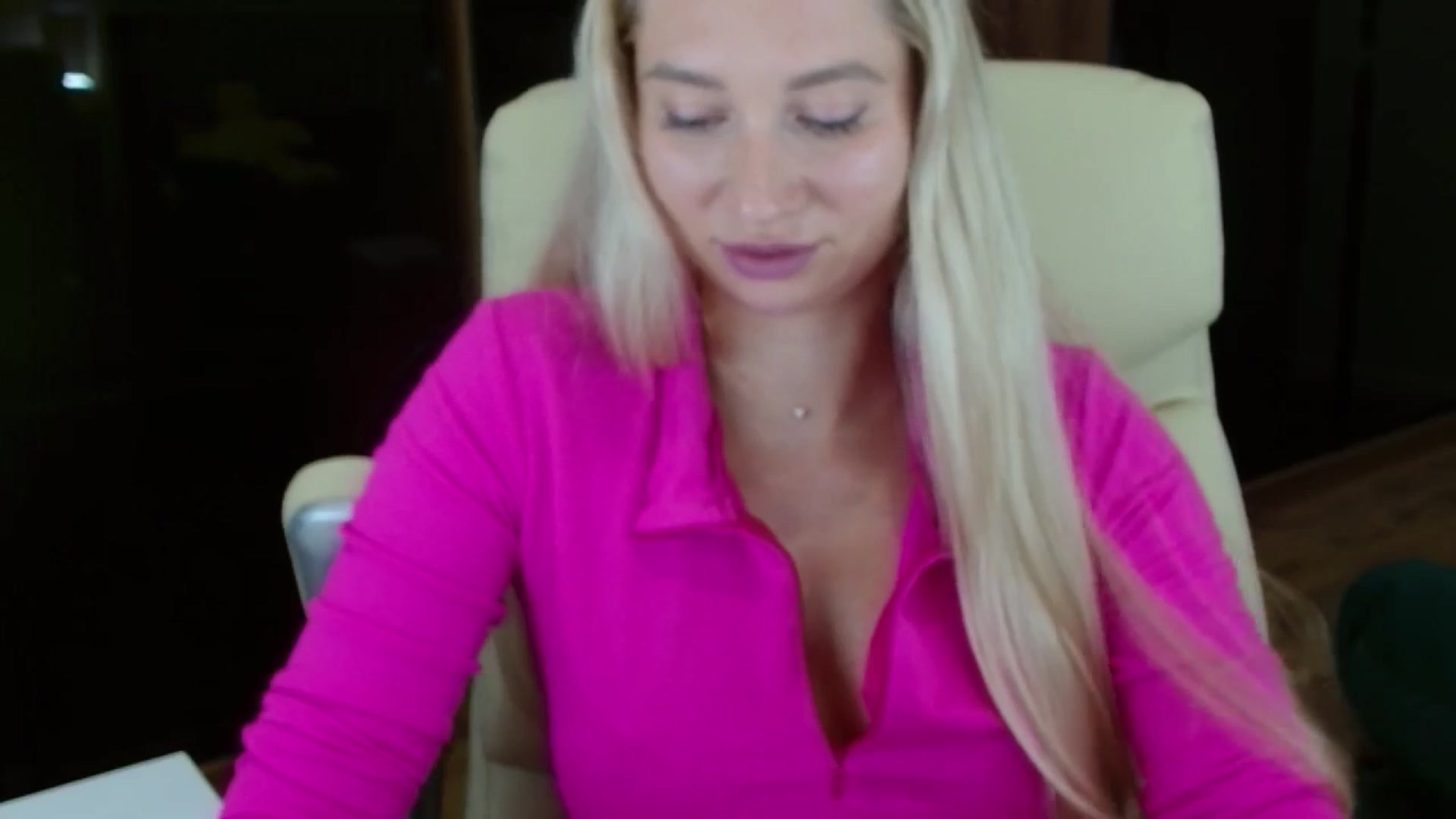 Gallery image thumbnail from Miss_Sylvia's myfreecams stream on, 10/07/2025, 18:22 image 8 of 20