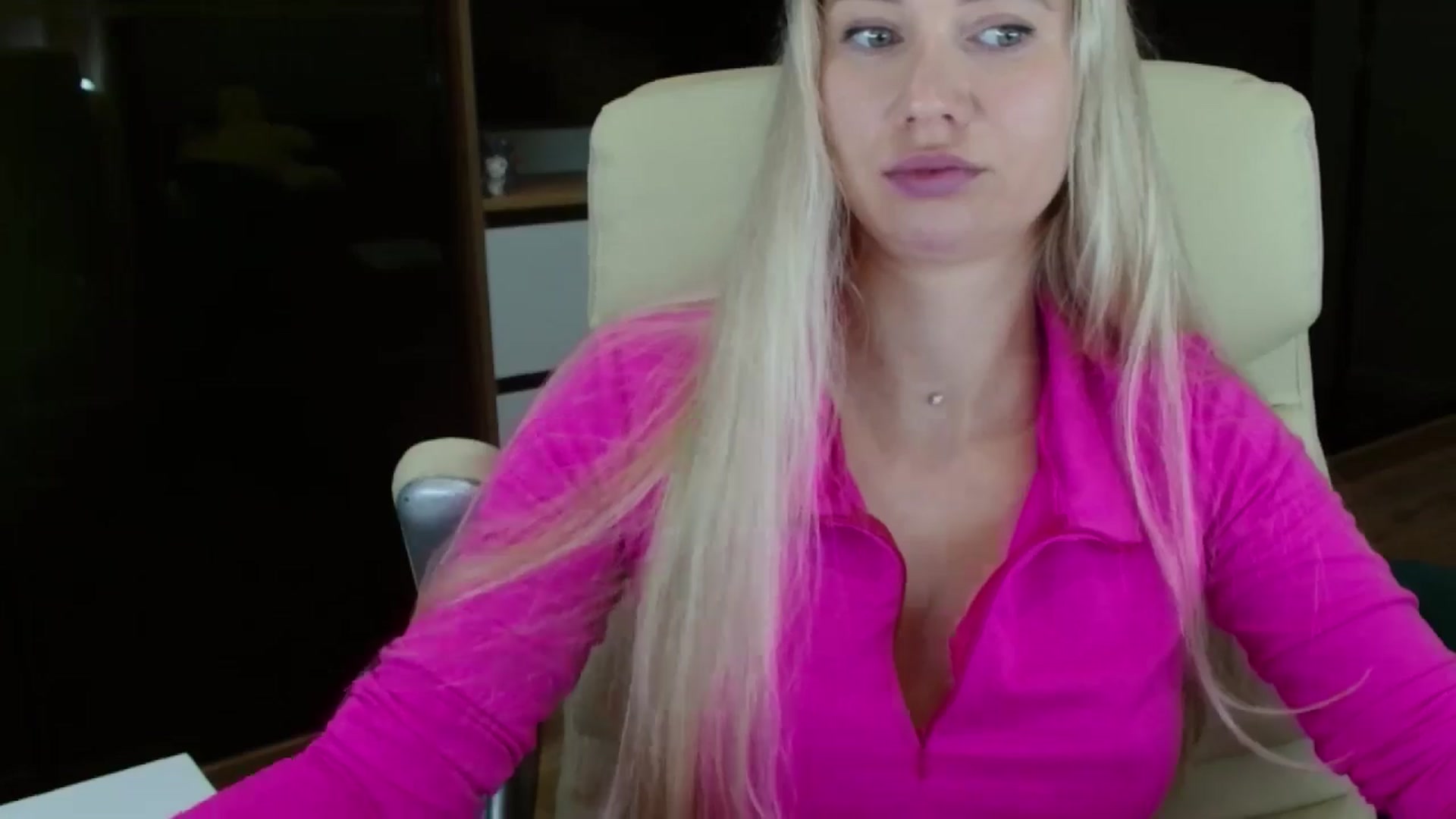 Gallery image thumbnail from Miss_Sylvia's myfreecams stream on, 10/07/2025, 18:22 image 16 of 20