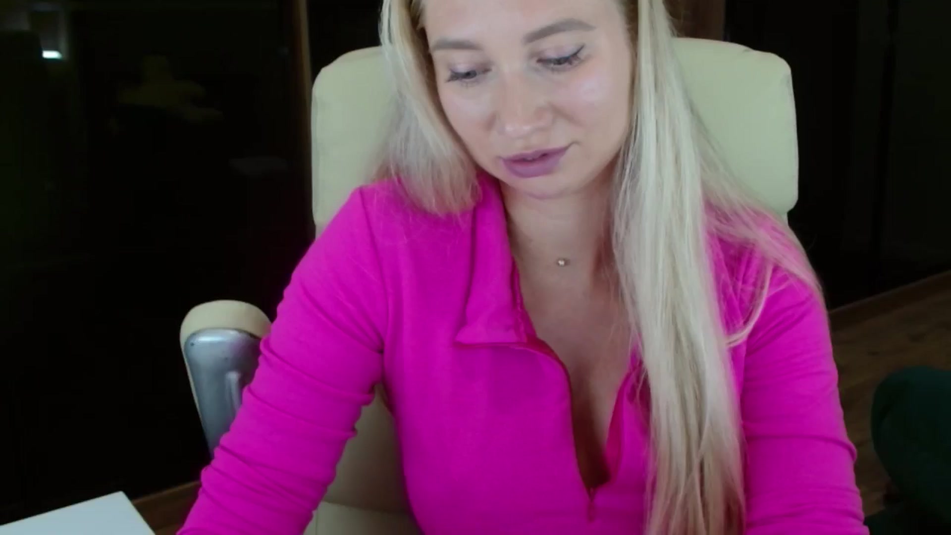 Gallery image thumbnail from Miss_Sylvia's myfreecams stream on, 10/07/2025, 18:22 image 4 of 20
