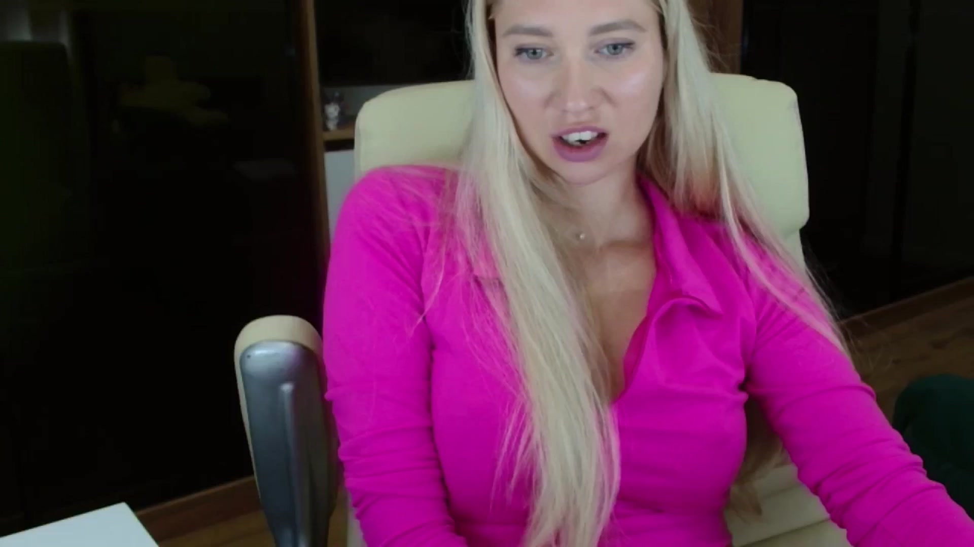 Gallery image thumbnail from Miss_Sylvia's myfreecams stream on, 10/07/2025, 18:22 image 14 of 20