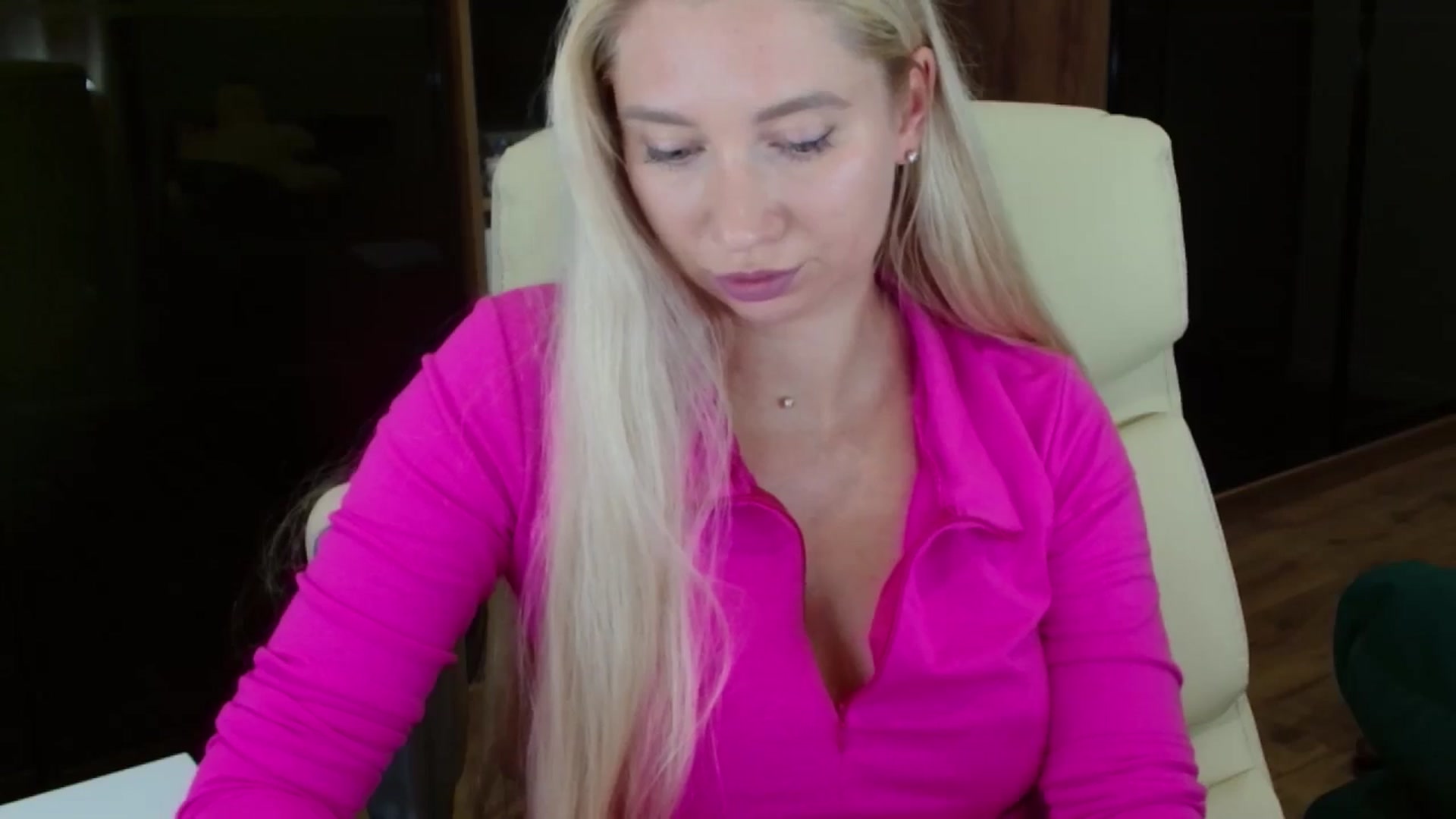 Gallery image thumbnail from Miss_Sylvia's myfreecams stream on, 10/07/2025, 18:22 image 17 of 20