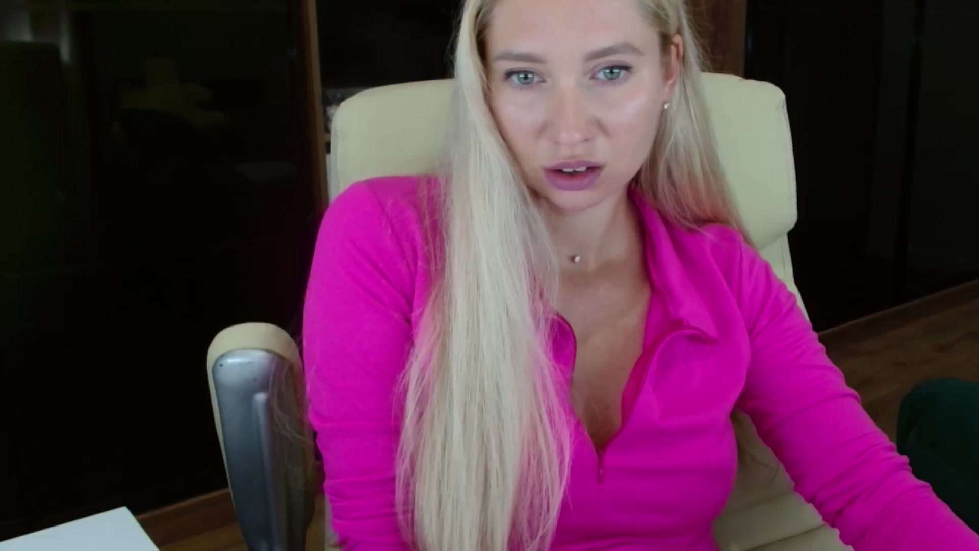 Gallery image thumbnail from Miss_Sylvia's myfreecams stream on, 10/07/2025, 18:22 image 18 of 20
