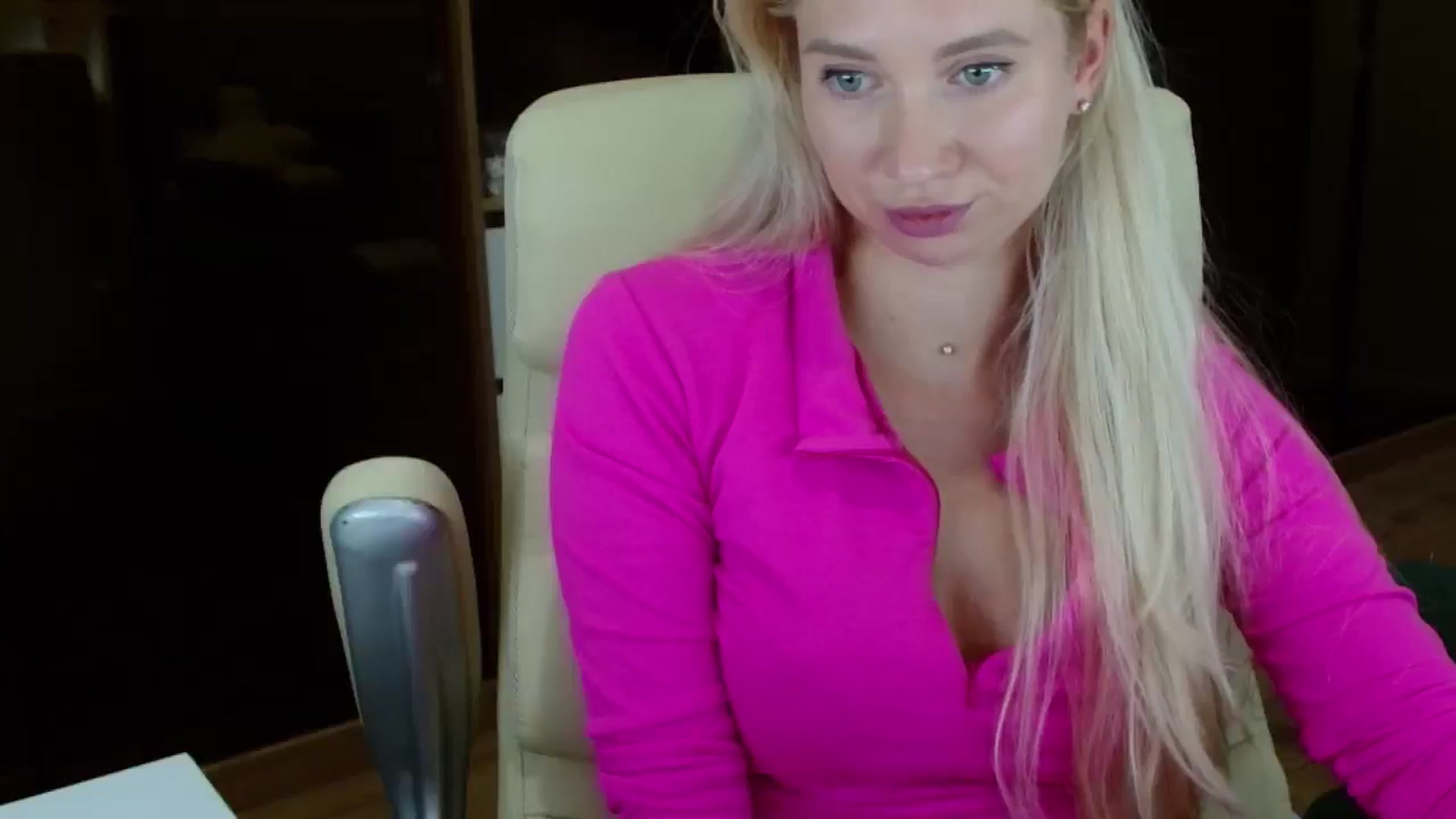 Gallery image thumbnail from Miss_Sylvia's myfreecams stream on, 10/07/2025, 18:55 image 10 of 20