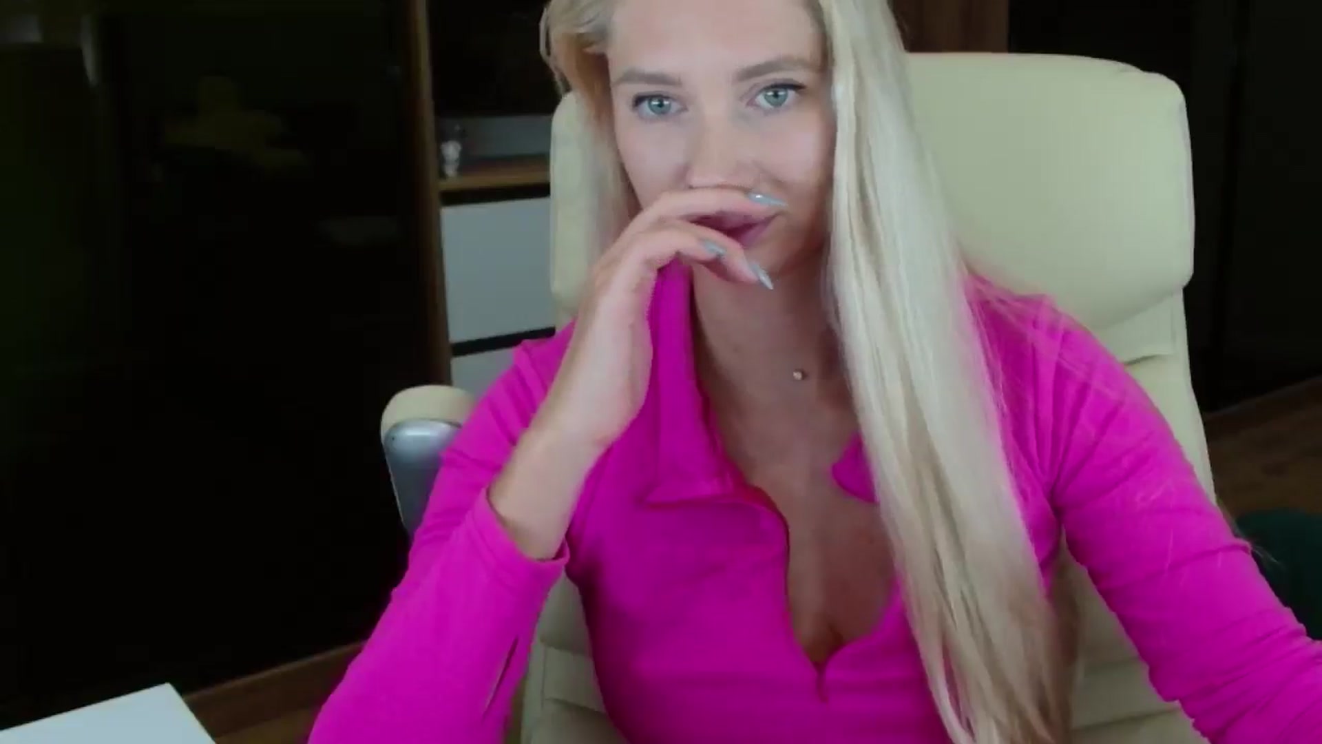 Gallery image thumbnail from Miss_Sylvia's myfreecams stream on, 10/07/2025, 18:55 image 8 of 20