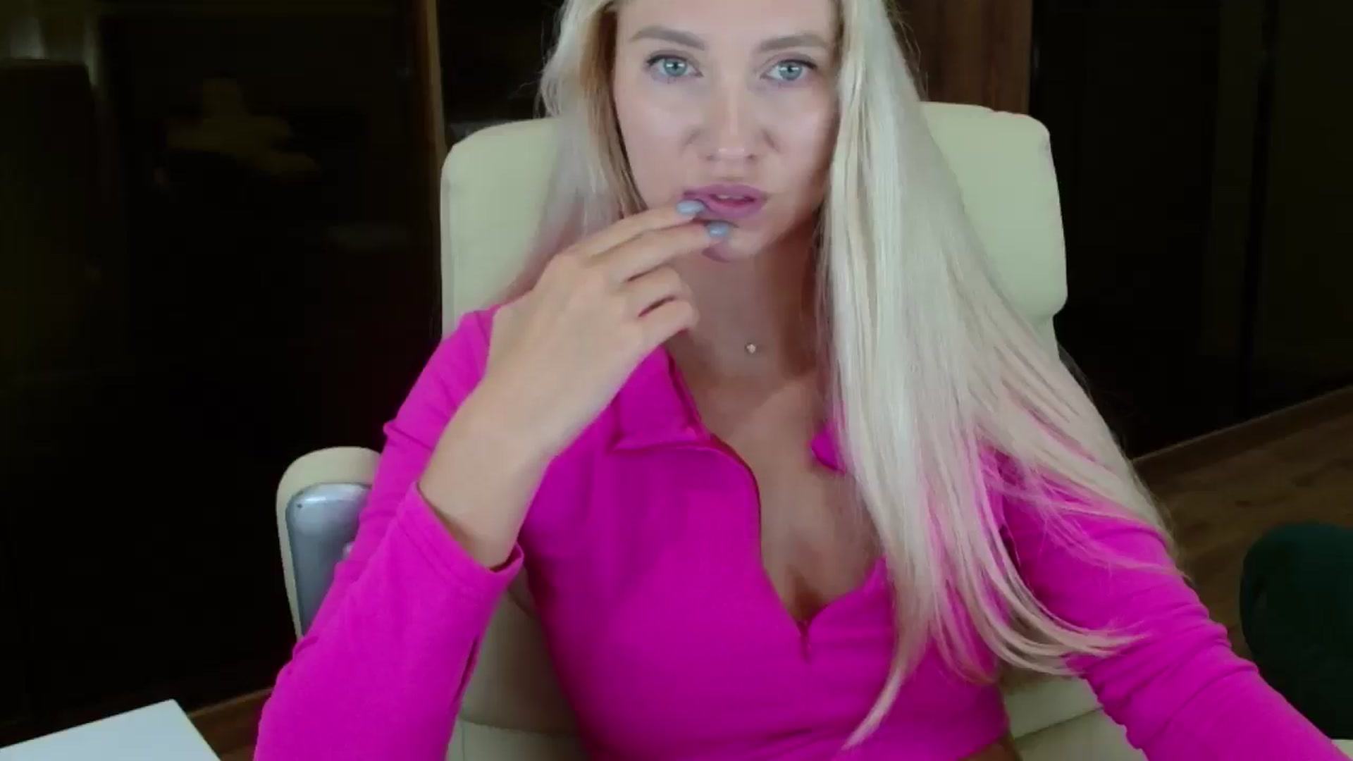 Gallery image thumbnail from Miss_Sylvia's myfreecams stream on, 10/07/2025, 18:55 image 15 of 20