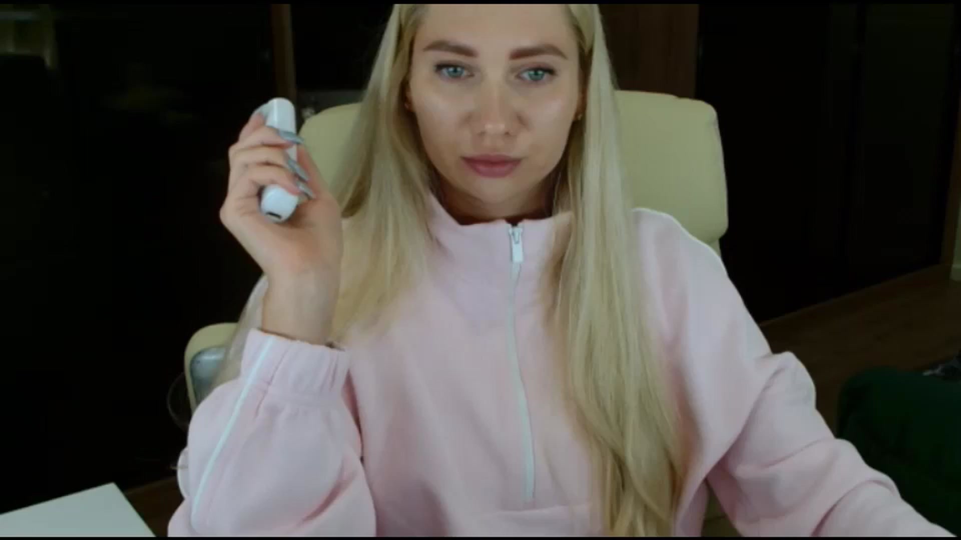 Gallery image thumbnail from Miss_Sylvia's myfreecams stream on, 10/08/2025, 20:45 image 7 of 20