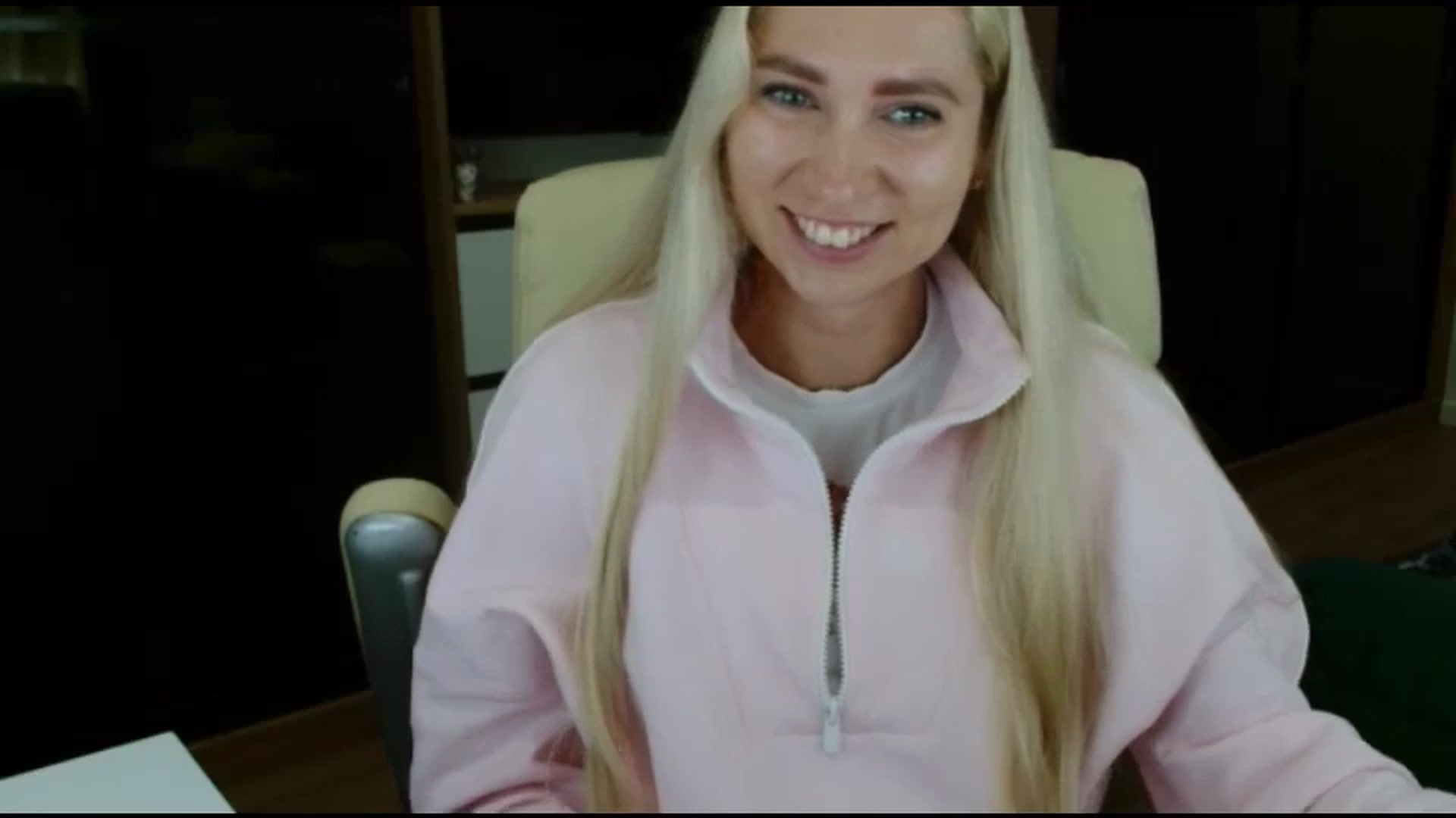 Gallery image thumbnail from Miss_Sylvia's myfreecams stream on, 10/08/2025, 20:45 image 11 of 20
