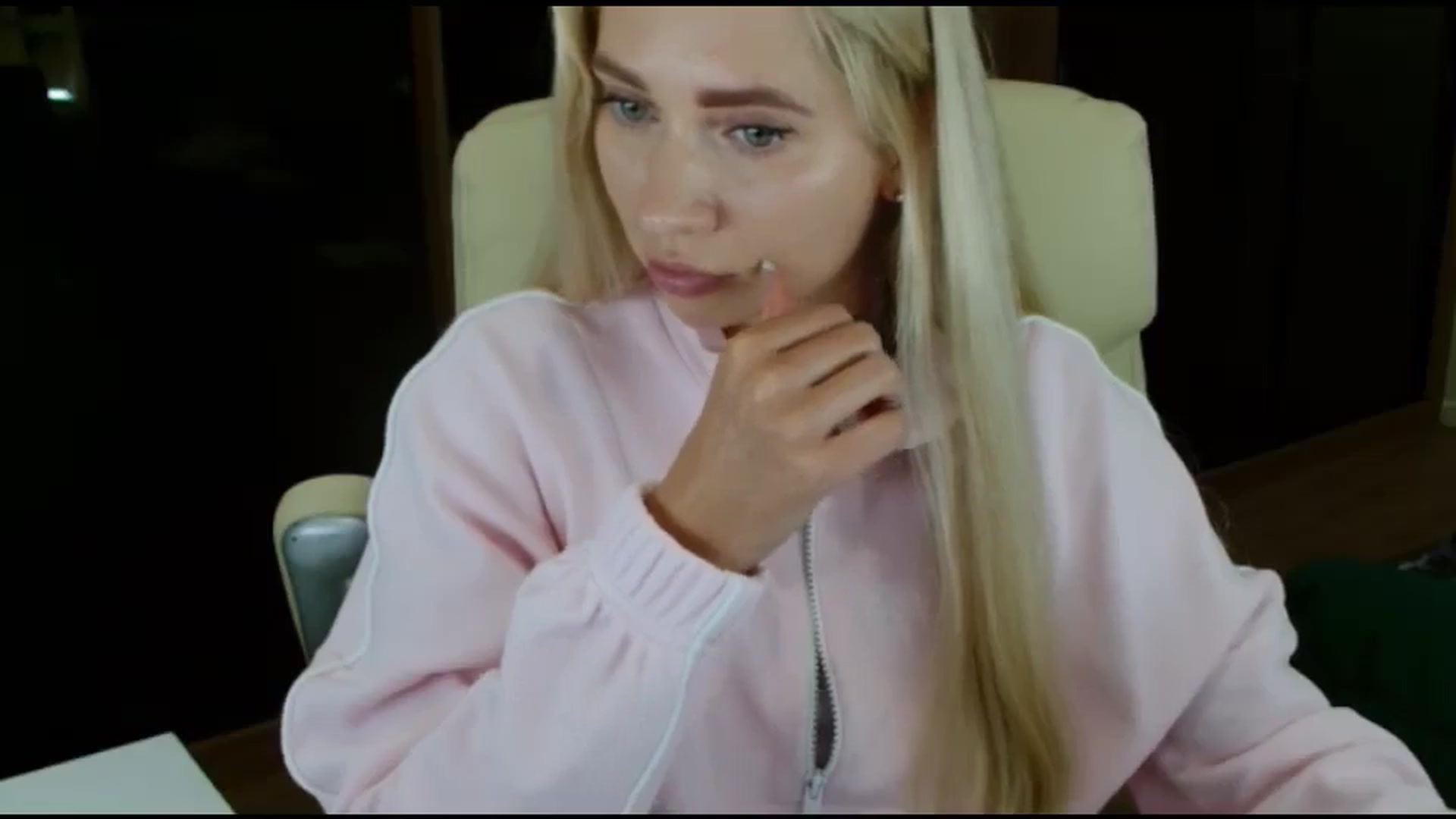 Gallery image thumbnail from Miss_Sylvia's myfreecams stream on, 10/08/2025, 20:45 image 14 of 20