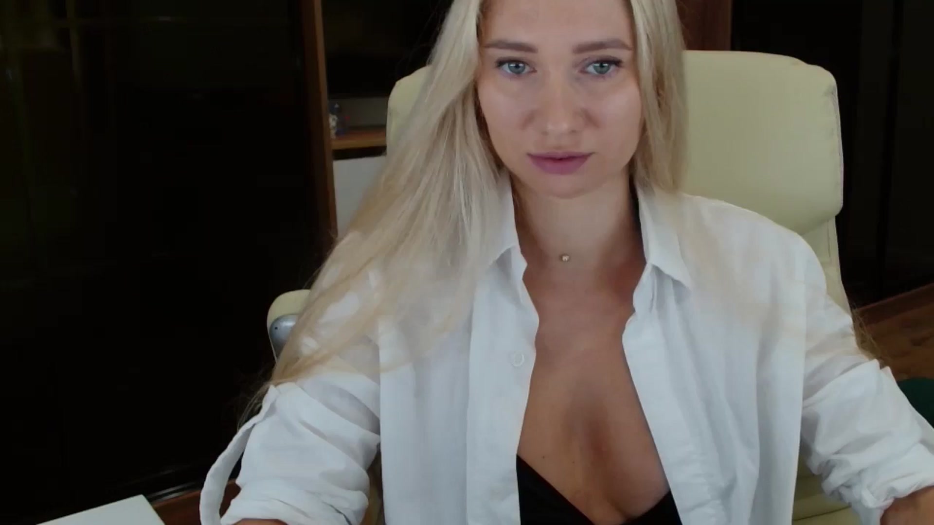 Gallery image thumbnail from Miss_Sylvia's myfreecams stream on, 10/13/2025, 18:09 image 13 of 20