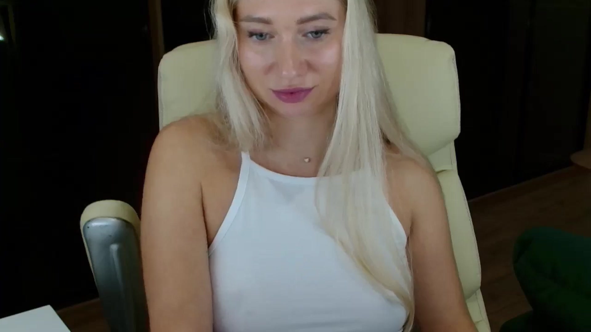 Gallery image thumbnail from Miss_Sylvia's myfreecams stream on, 10/14/2025, 19:00 image 15 of 20