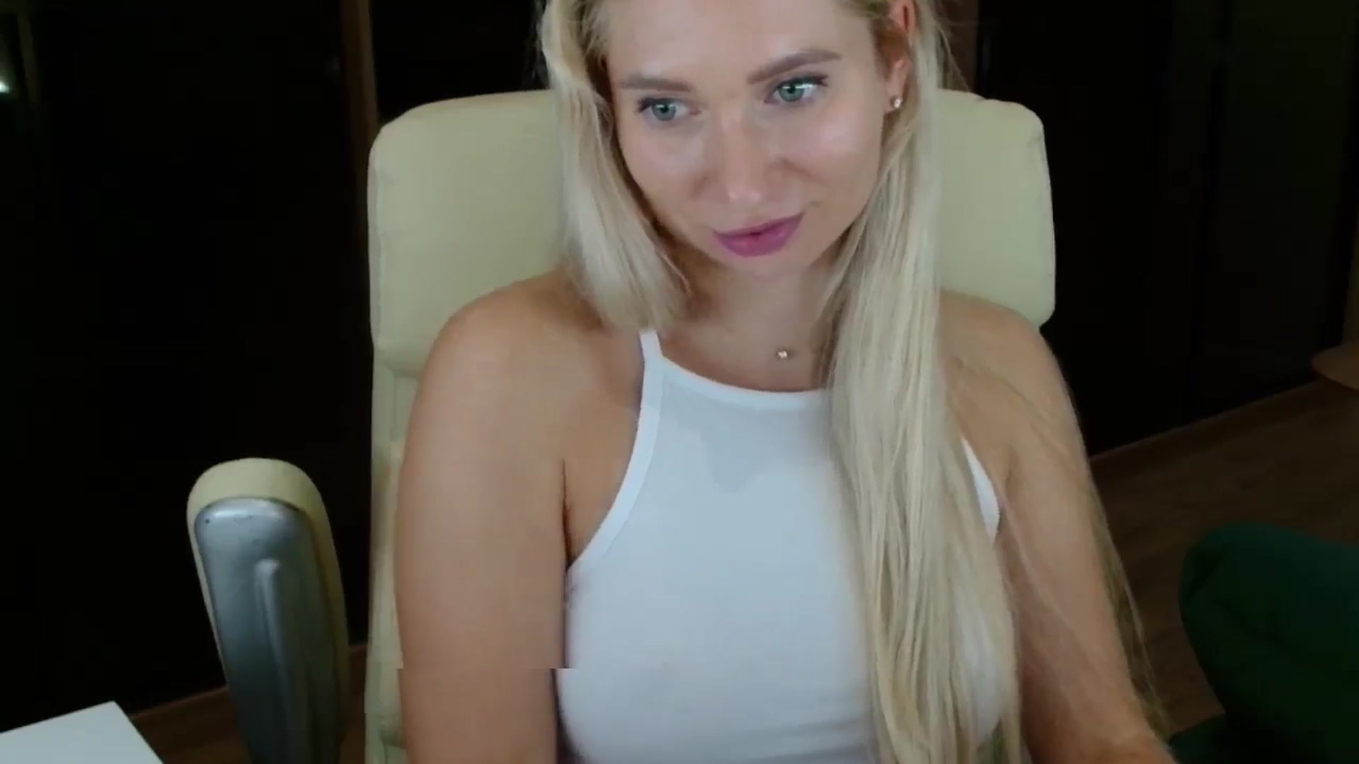 Gallery image thumbnail from Miss_Sylvia's myfreecams stream on, 10/14/2025, 19:00 image 8 of 20