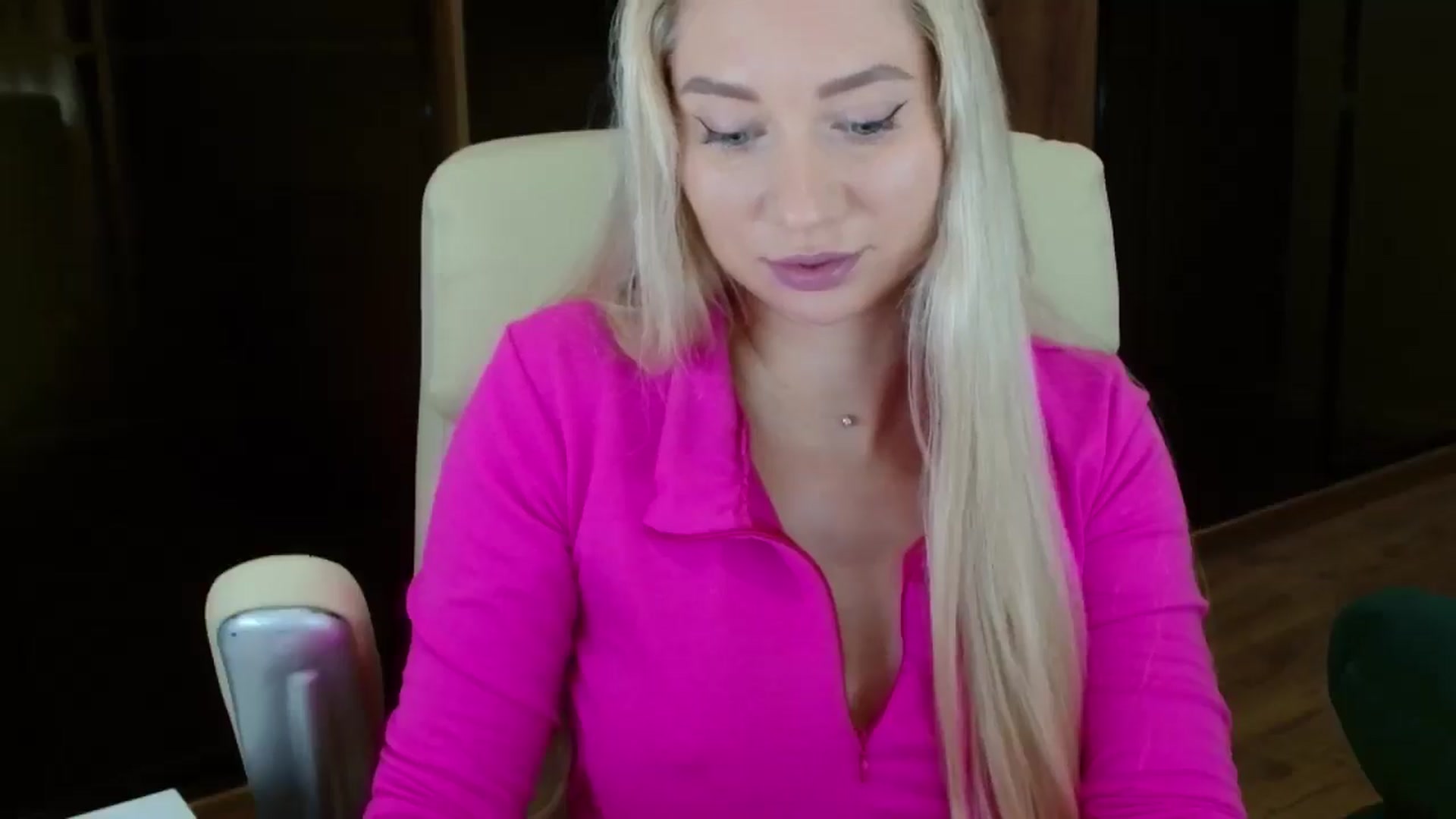 Gallery image thumbnail from Miss_Sylvia's myfreecams stream on, 10/15/2025, 18:44 image 14 of 20