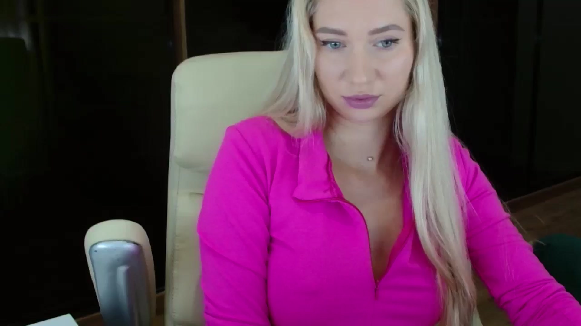 Gallery image thumbnail from Miss_Sylvia's myfreecams stream on, 10/15/2025, 18:44 image 10 of 20