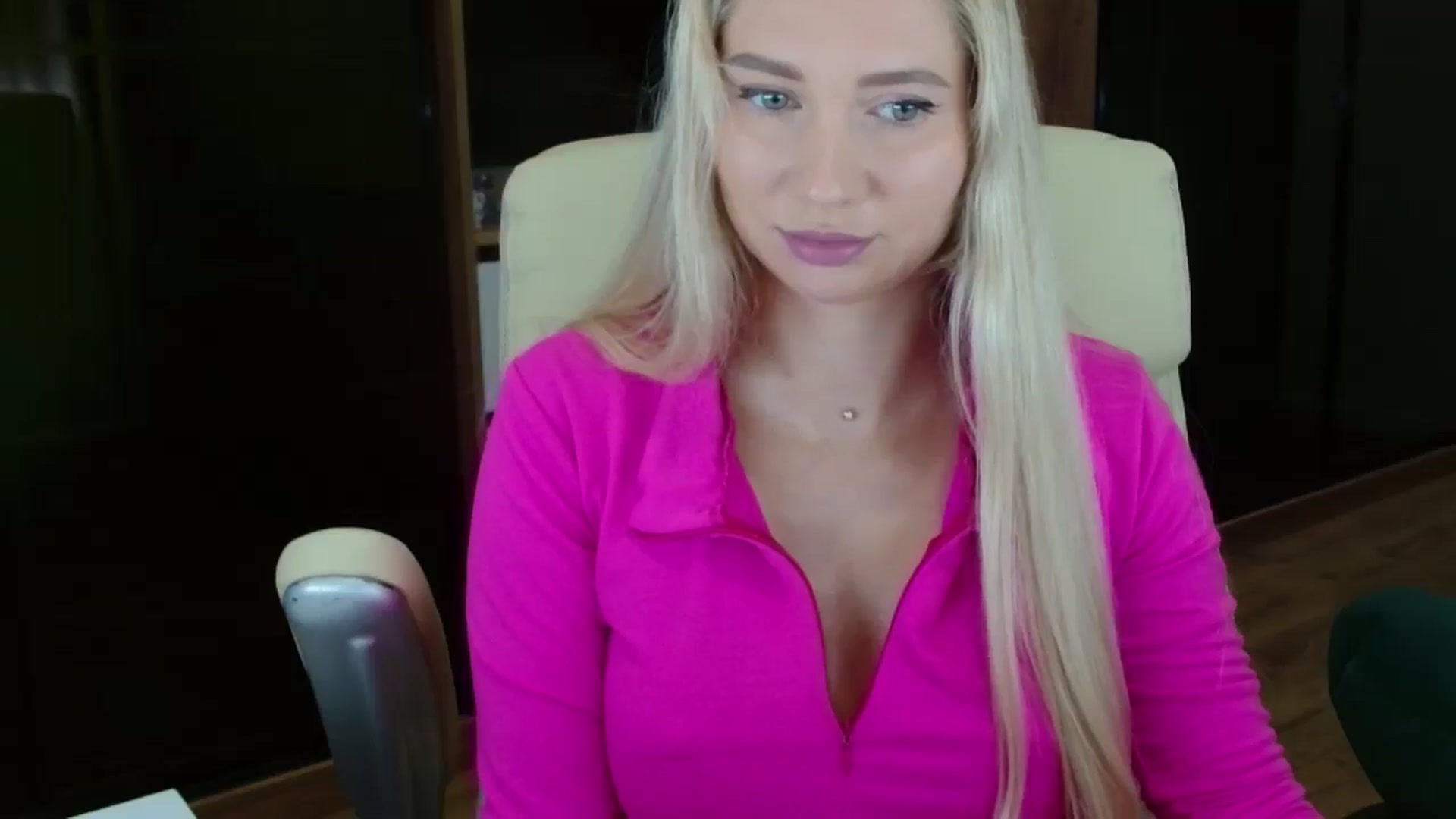 Gallery image thumbnail from Miss_Sylvia's myfreecams stream on, 10/15/2025, 18:44 image 17 of 20