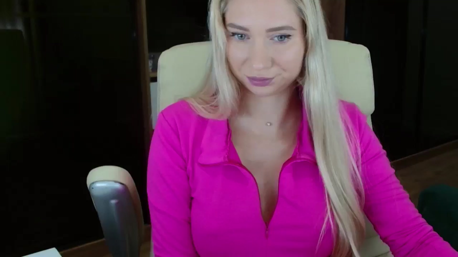 Gallery image thumbnail from Miss_Sylvia's myfreecams stream on, 10/15/2025, 18:44 image 15 of 20