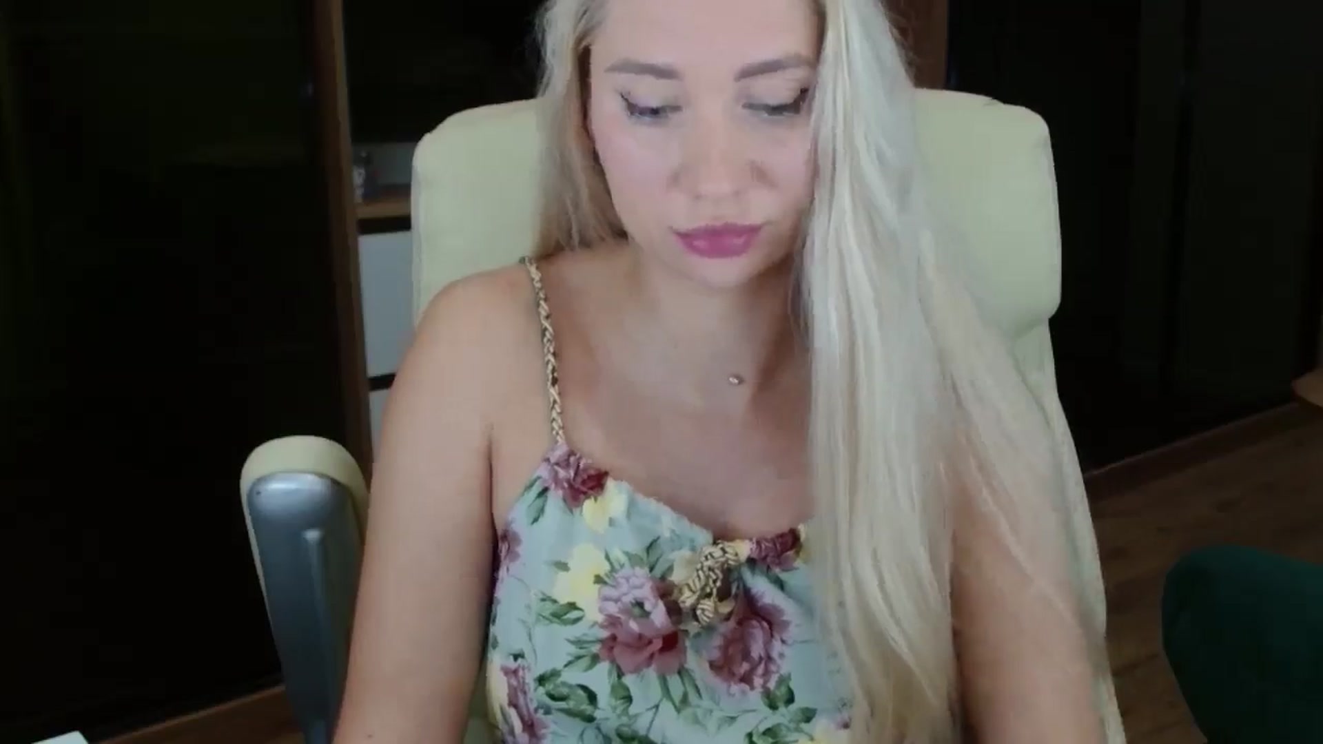Gallery image thumbnail from Miss_Sylvia's myfreecams stream on, 10/16/2025, 18:36 image 14 of 20