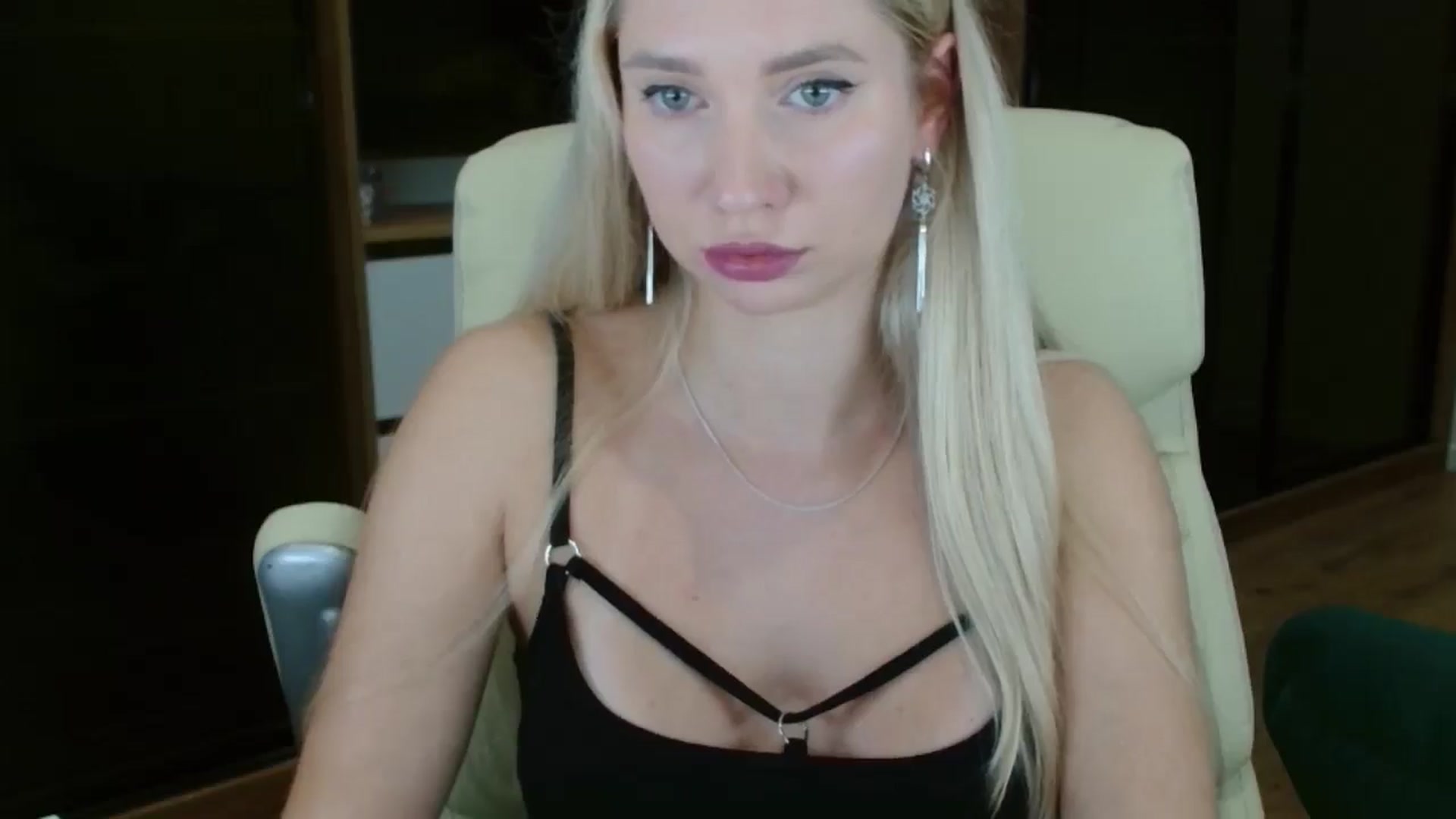 Gallery image thumbnail from Miss_Sylvia's myfreecams stream on, 10/17/2025, 18:41 image 16 of 20