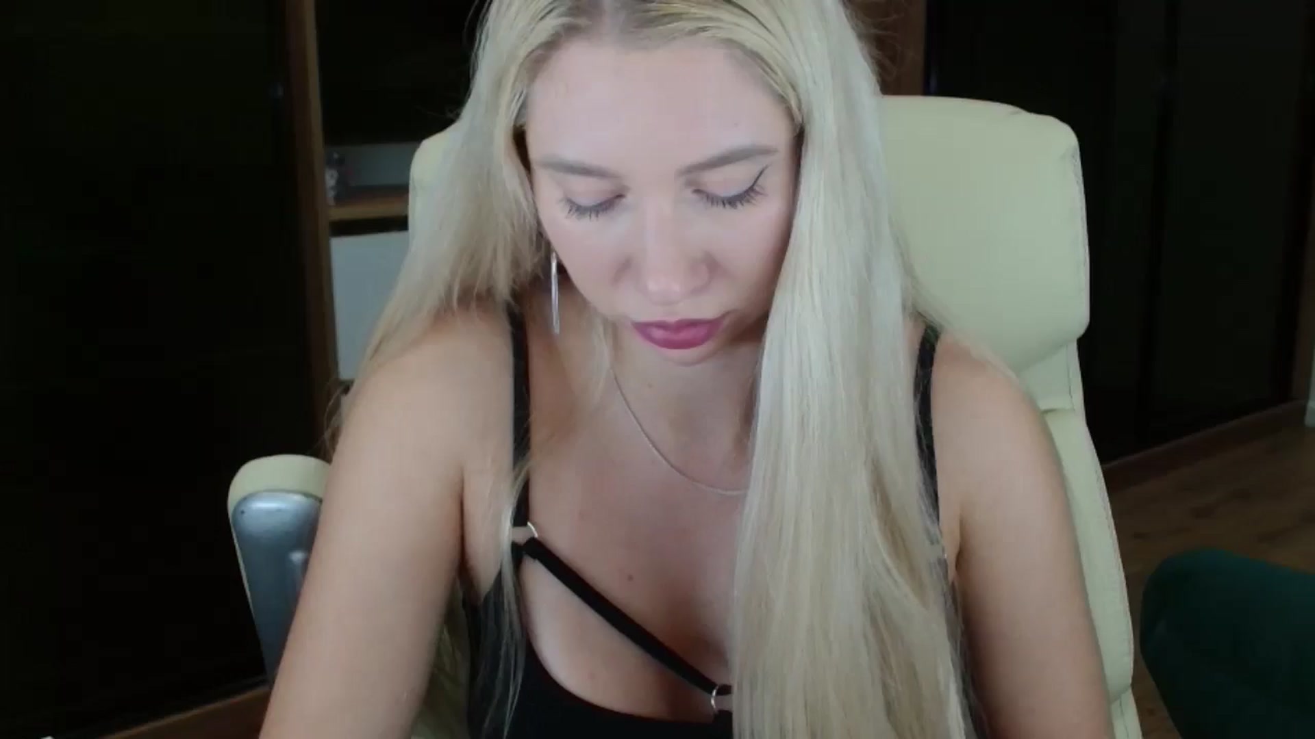 Gallery image thumbnail from Miss_Sylvia's myfreecams stream on, 10/17/2025, 18:41 image 17 of 20
